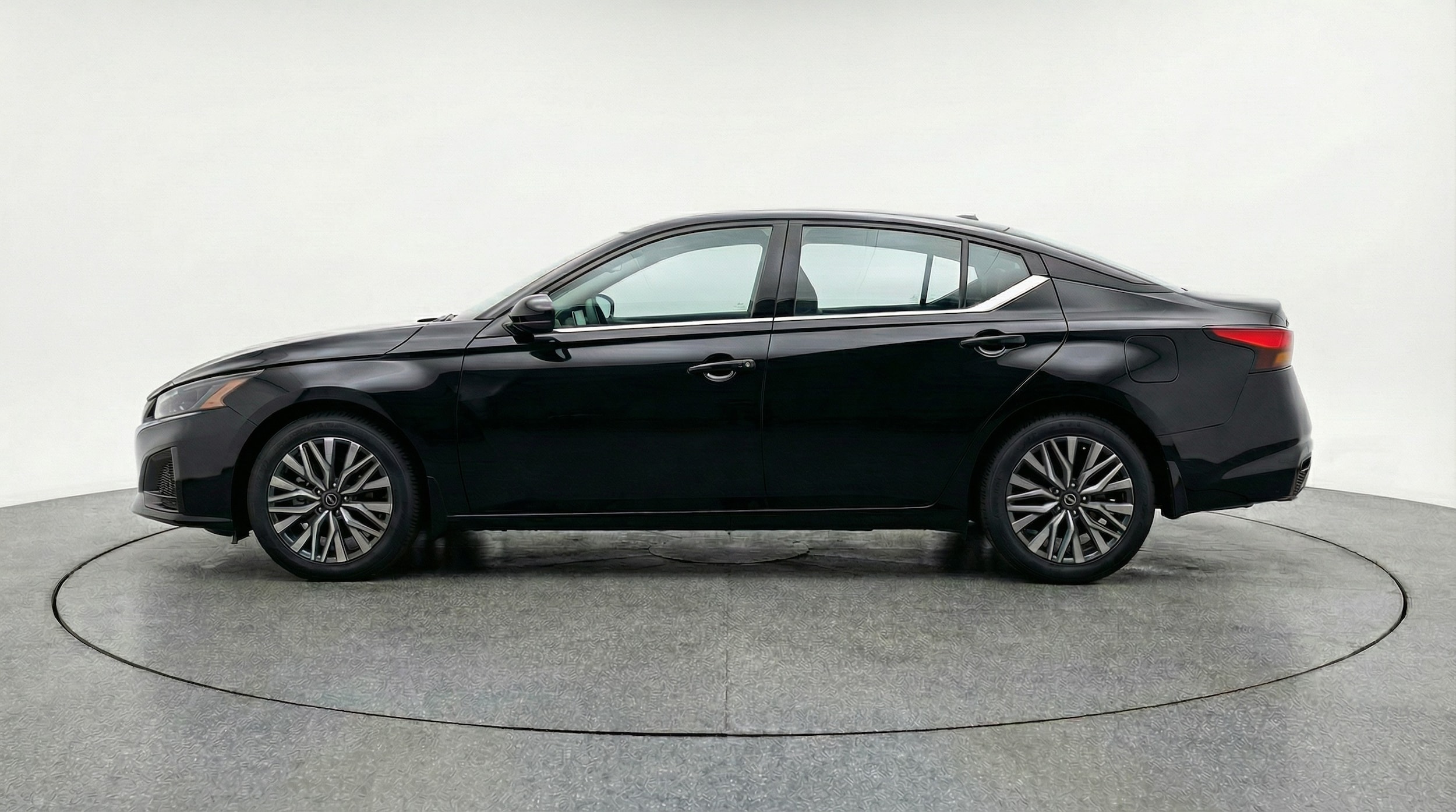 Thumbnail: 2025 Nissan Altima - 4