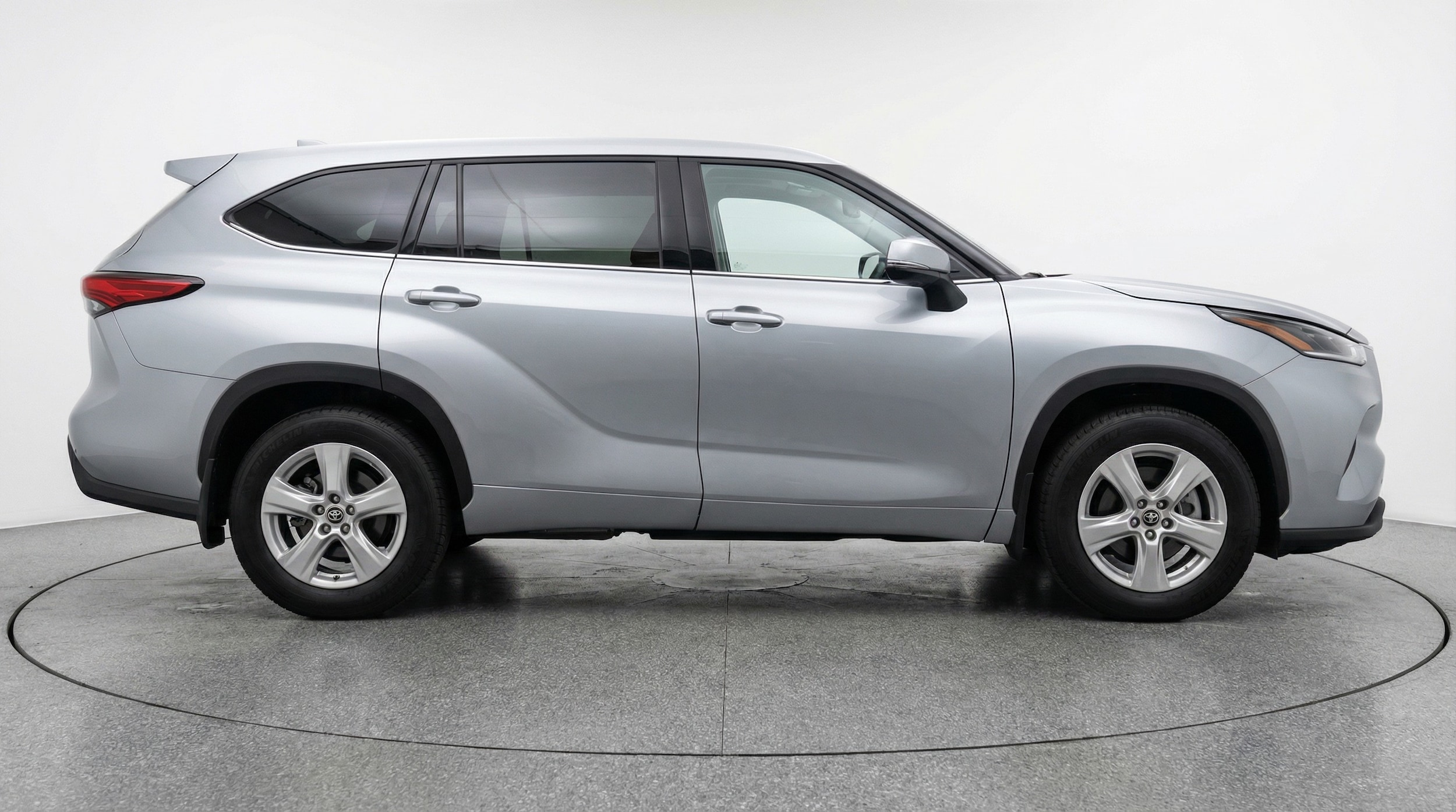 Thumbnail: 2025 Toyota Highlander - 8