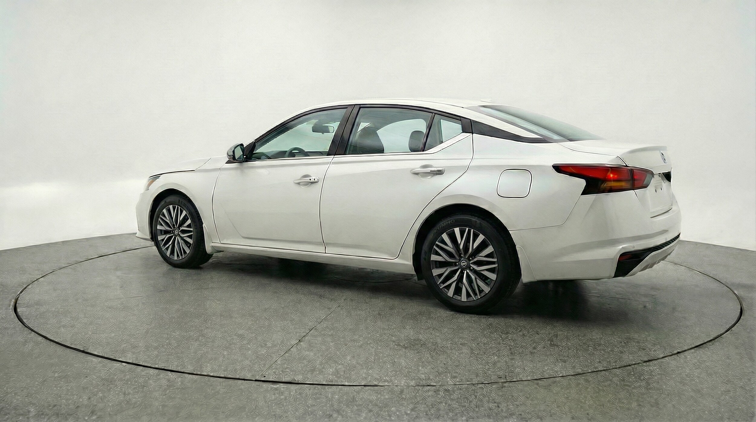 Thumbnail: 2025 Nissan Altima - 5