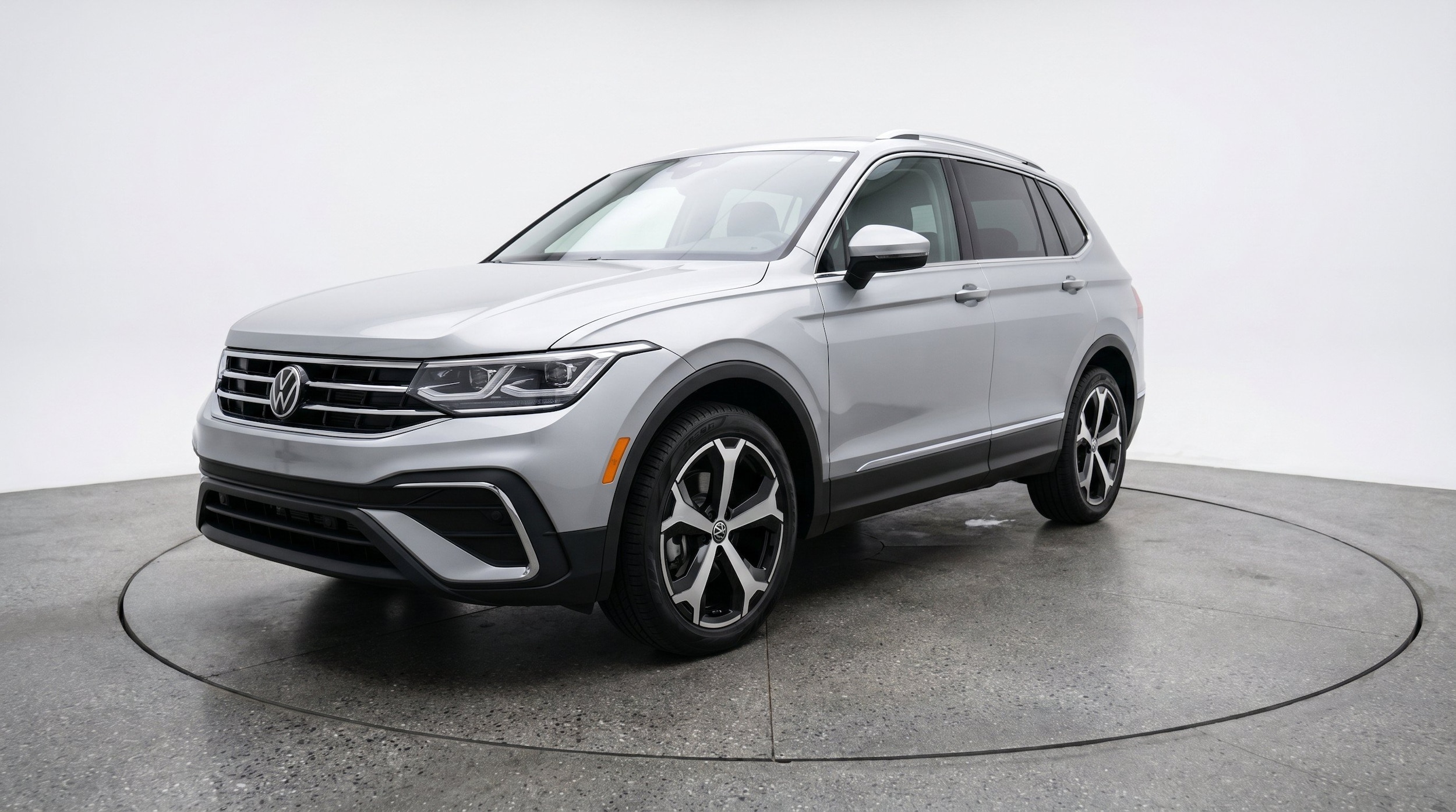 Thumbnail: 2026 Volkswagen Tiguan - 3
