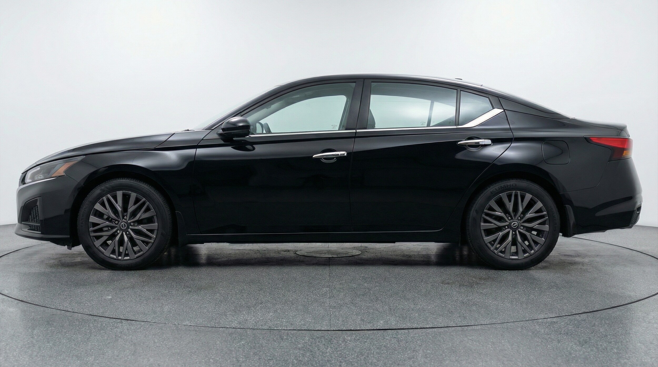 Thumbnail: 2025 Nissan Altima - 4