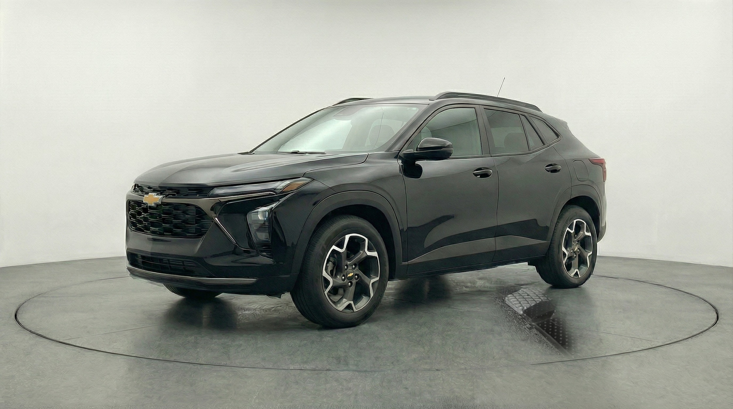 Thumbnail: 2025 Chevrolet Trax - 3