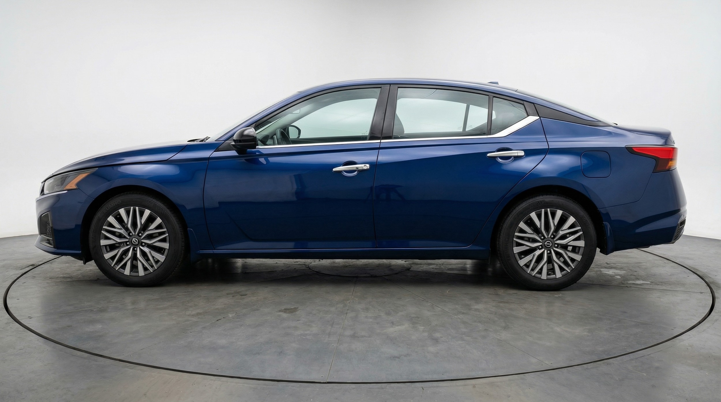 Thumbnail: 2025 Nissan Altima - 4