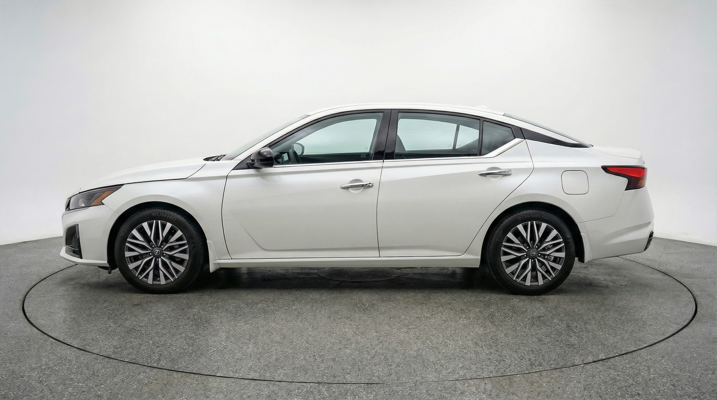 Thumbnail: 2025 Nissan Altima - 4