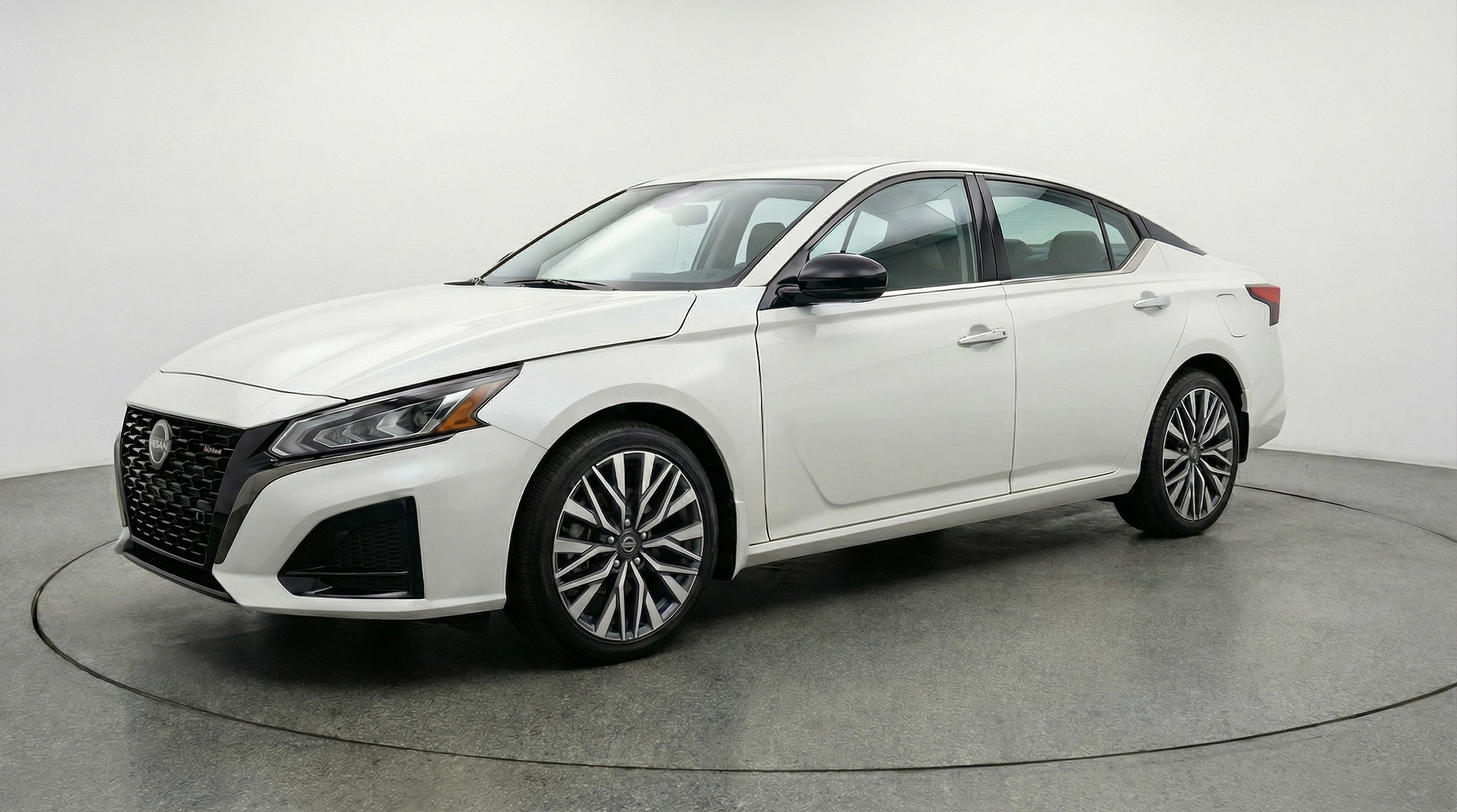 Thumbnail: 2025 Nissan Altima - 3