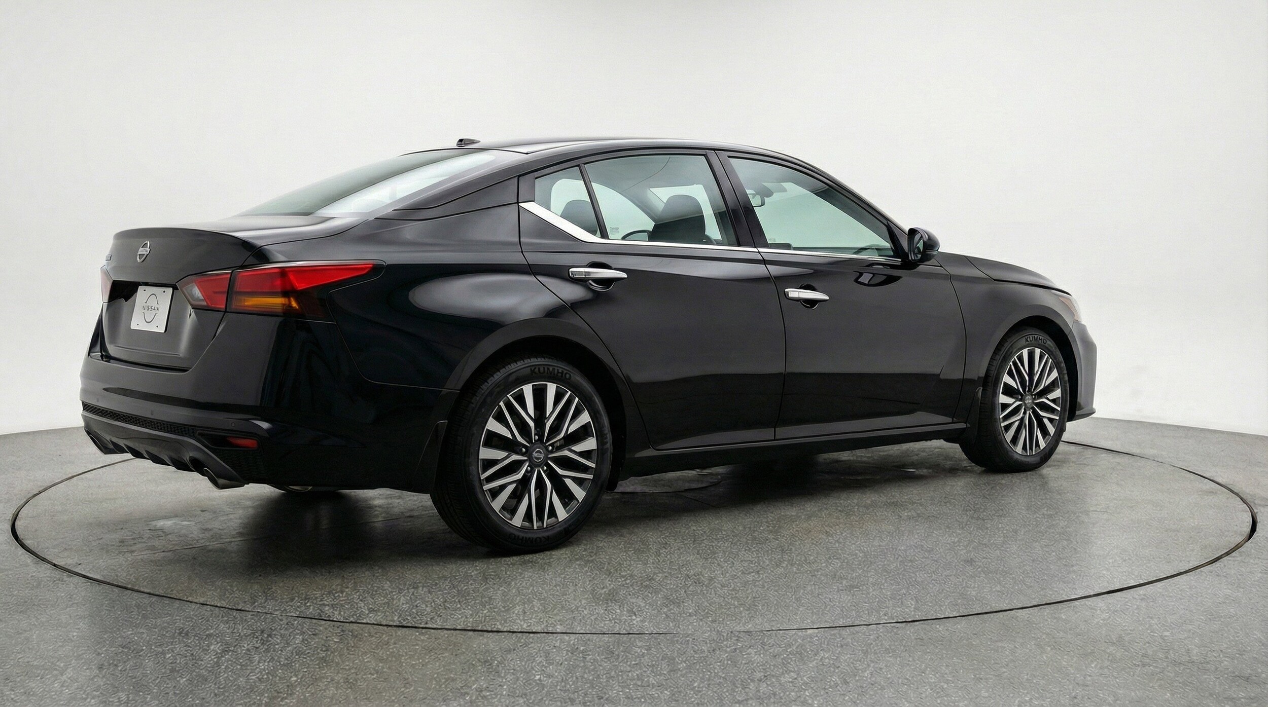 Thumbnail: 2025 Nissan Altima - 9