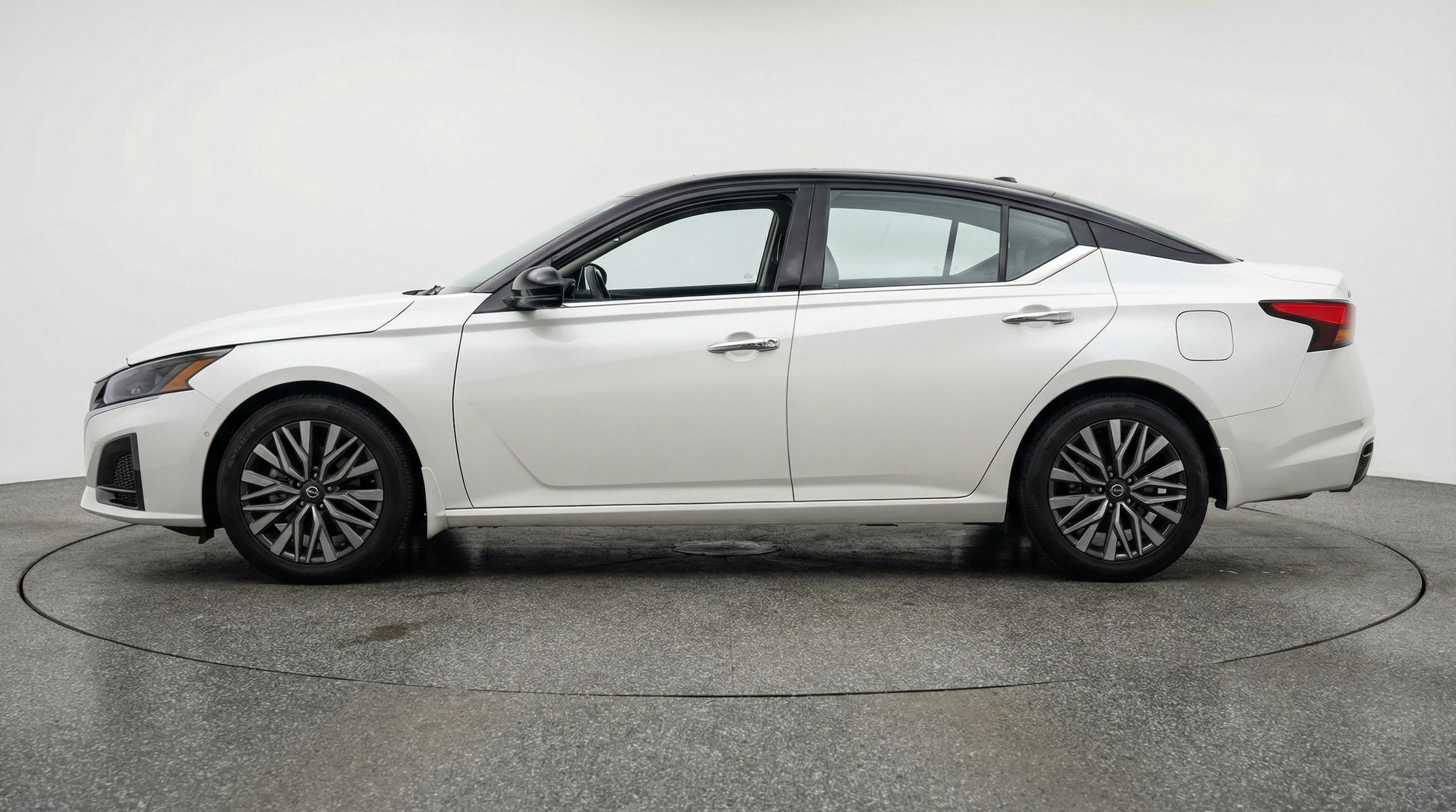 Thumbnail: 2025 Nissan Altima - 4