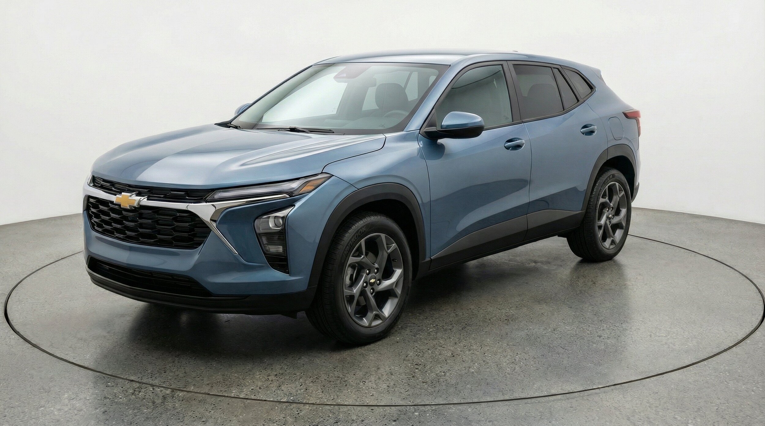 Thumbnail: 2025 Chevrolet Trax - 3