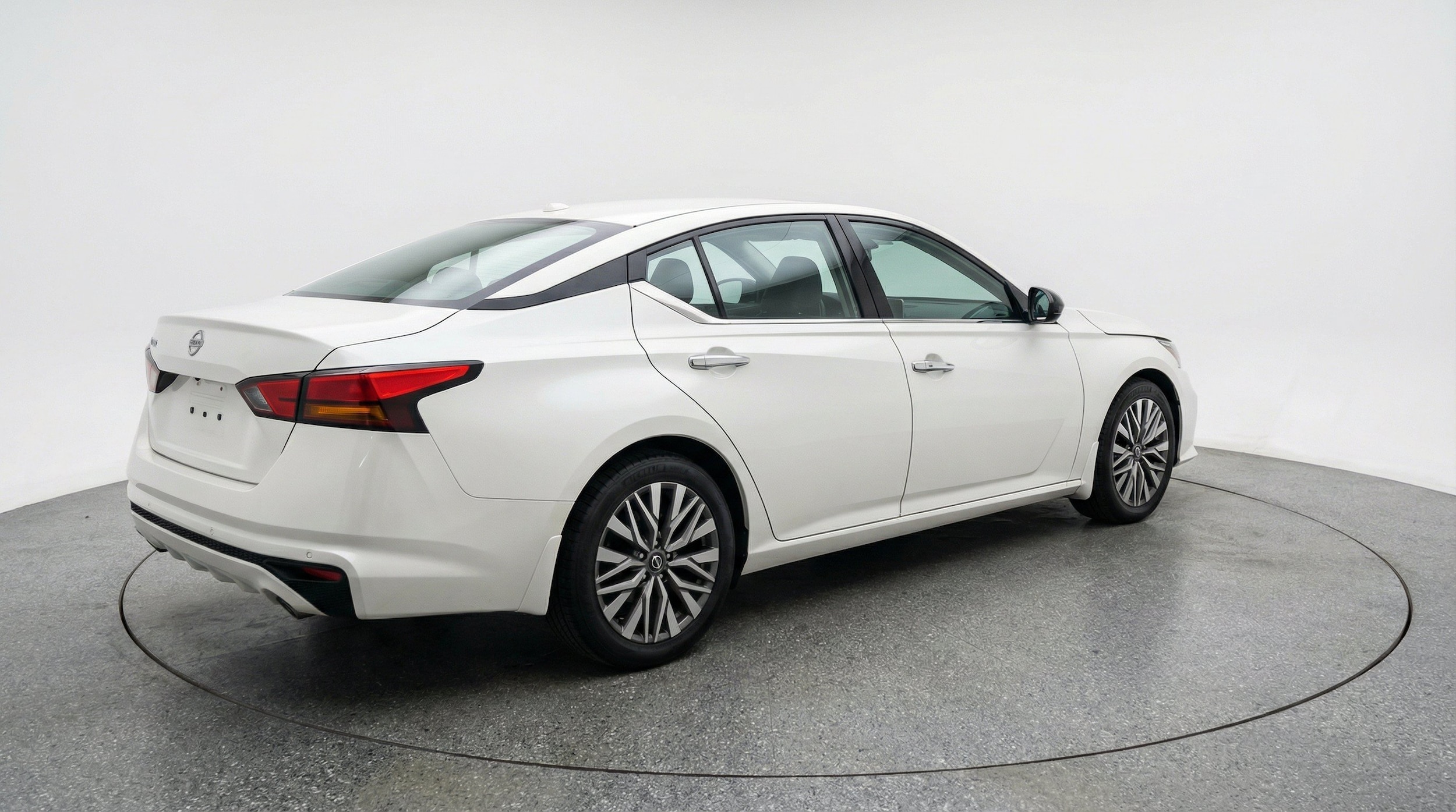 Thumbnail: 2025 Nissan Altima - 9