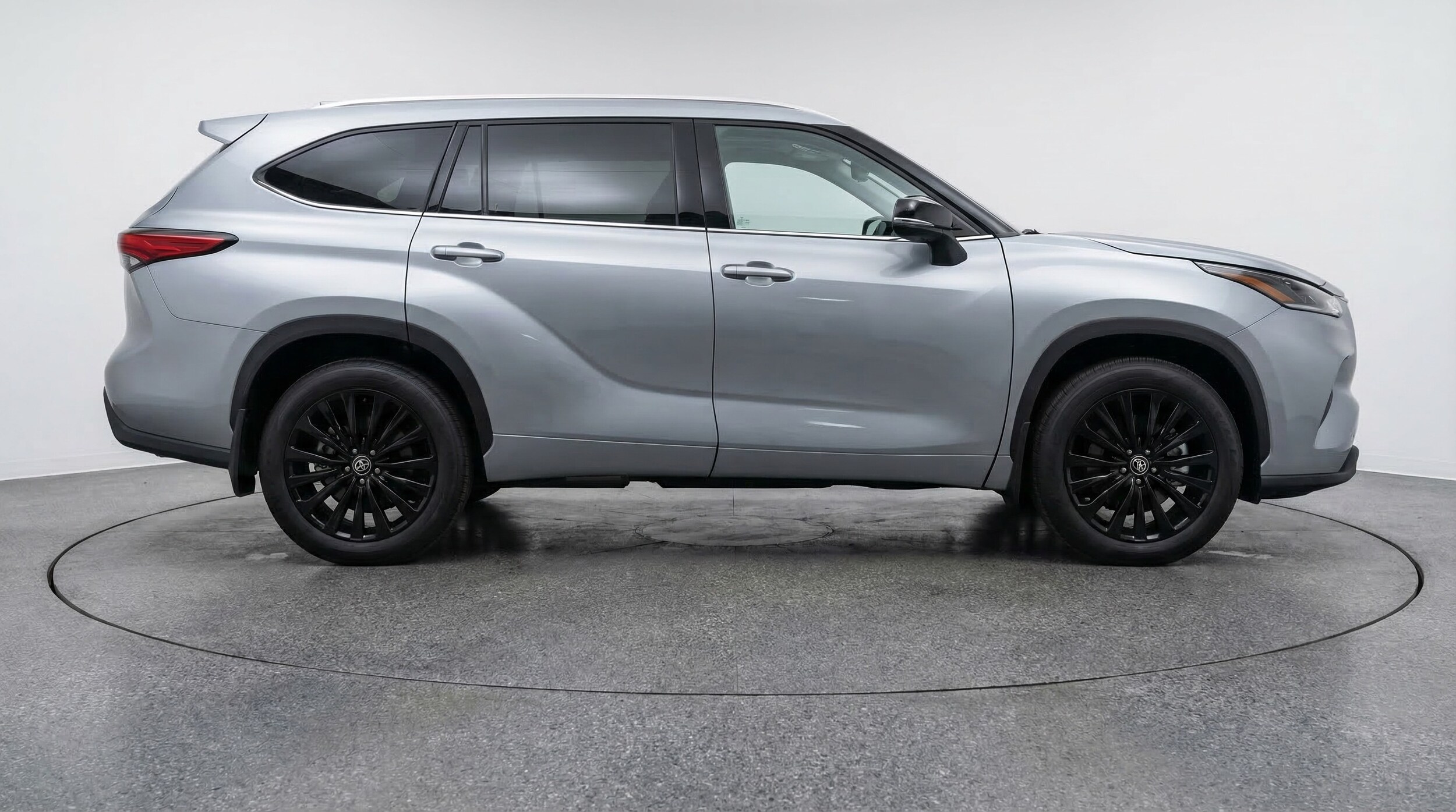 Thumbnail: 2025 Toyota Highlander - 8