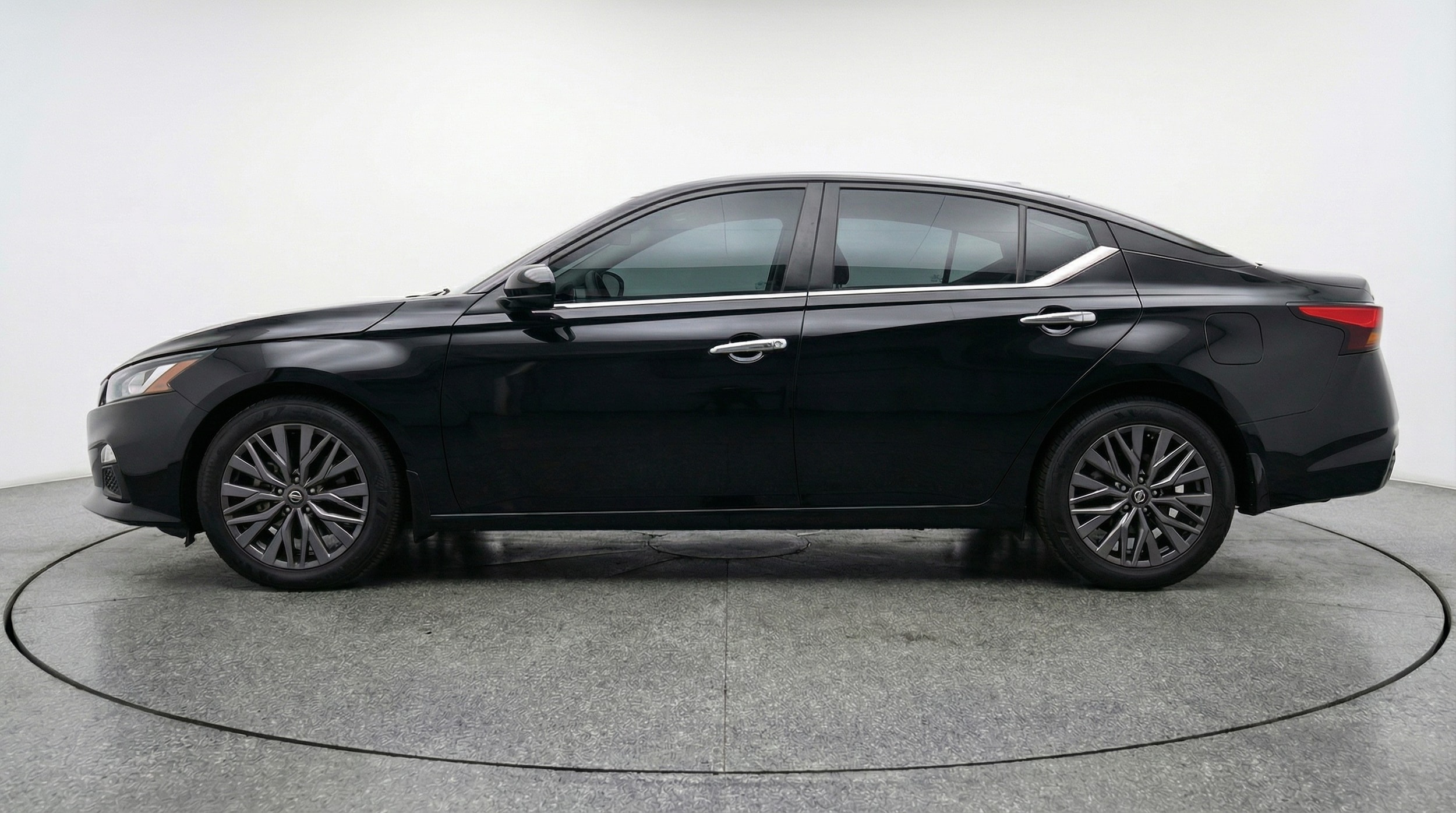 Thumbnail: 2025 Nissan Altima - 4