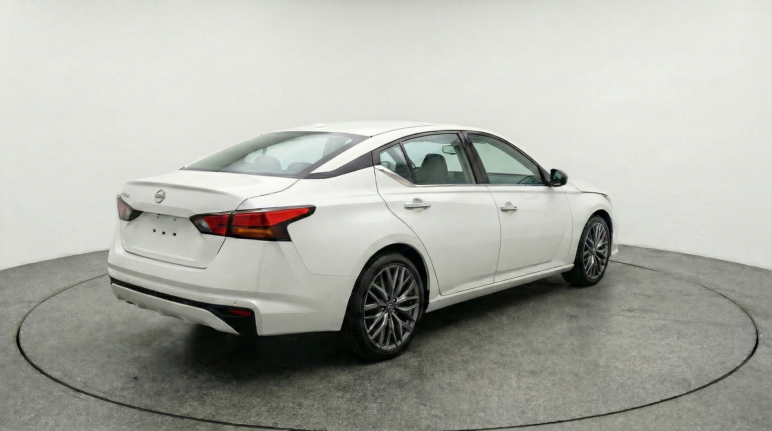 Thumbnail: 2025 Nissan Altima - 9
