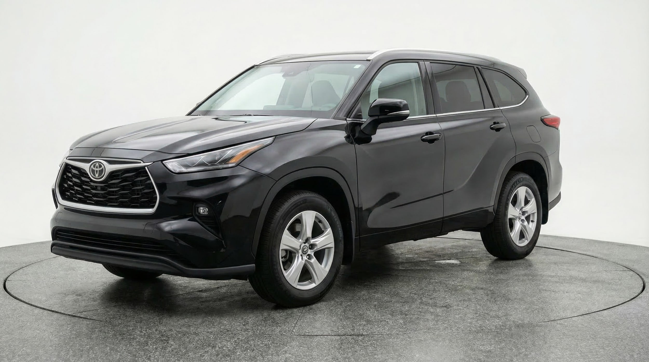 Thumbnail: 2025 Toyota Highlander - 3