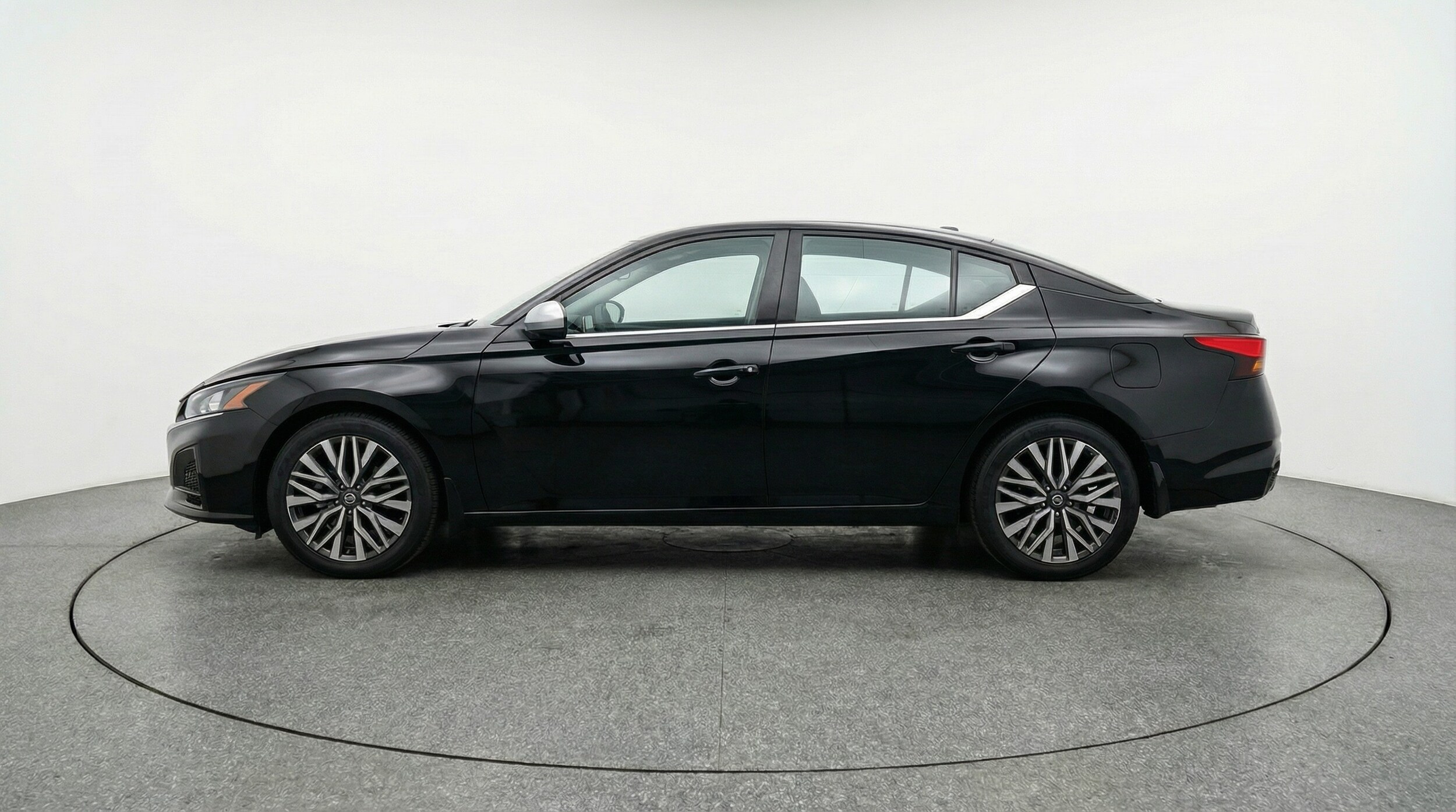 Thumbnail: 2025 Nissan Altima - 4