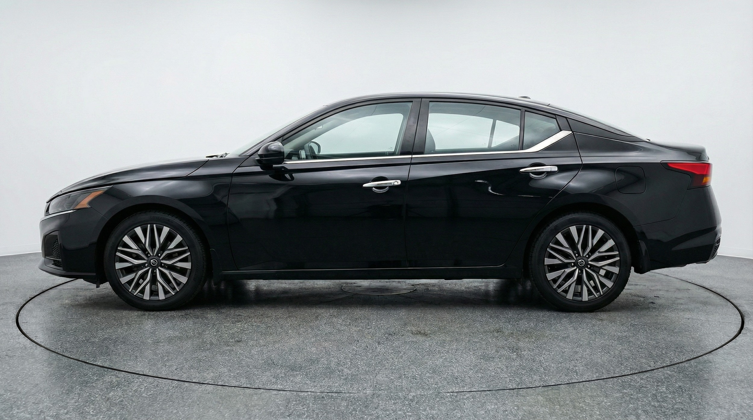 Thumbnail: 2025 Nissan Altima - 4