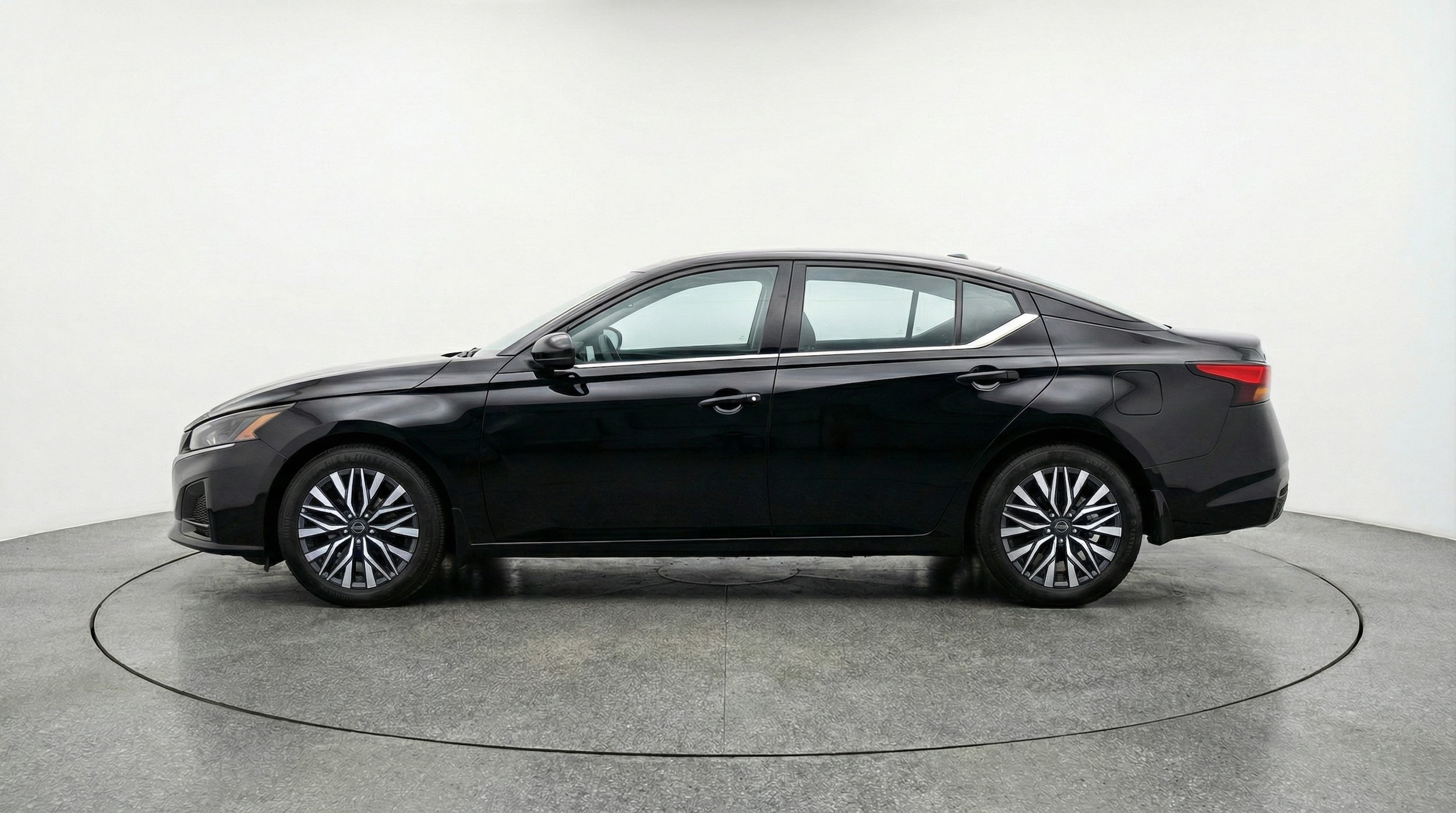 Thumbnail: 2025 Nissan Altima - 4