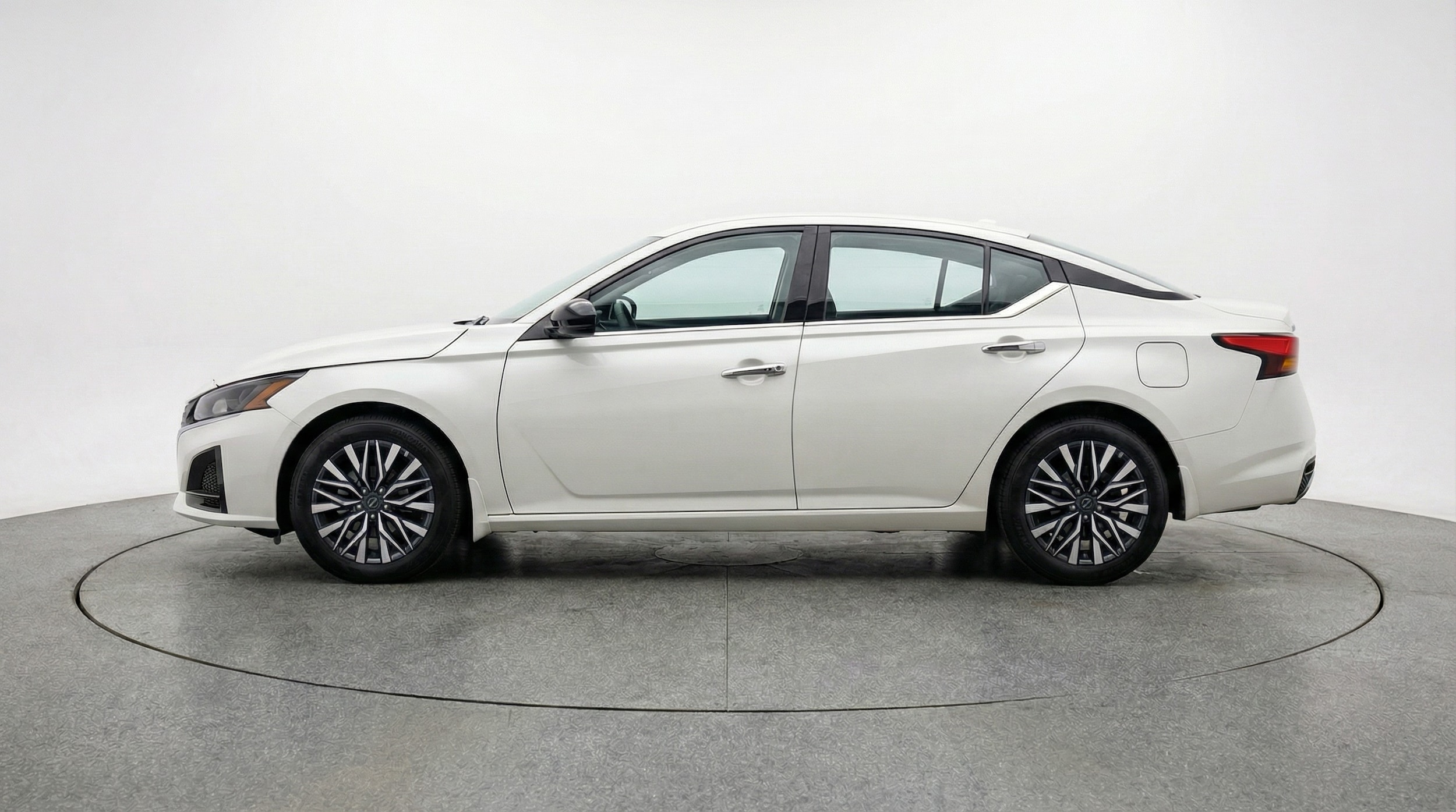 Thumbnail: 2025 Nissan Altima - 4