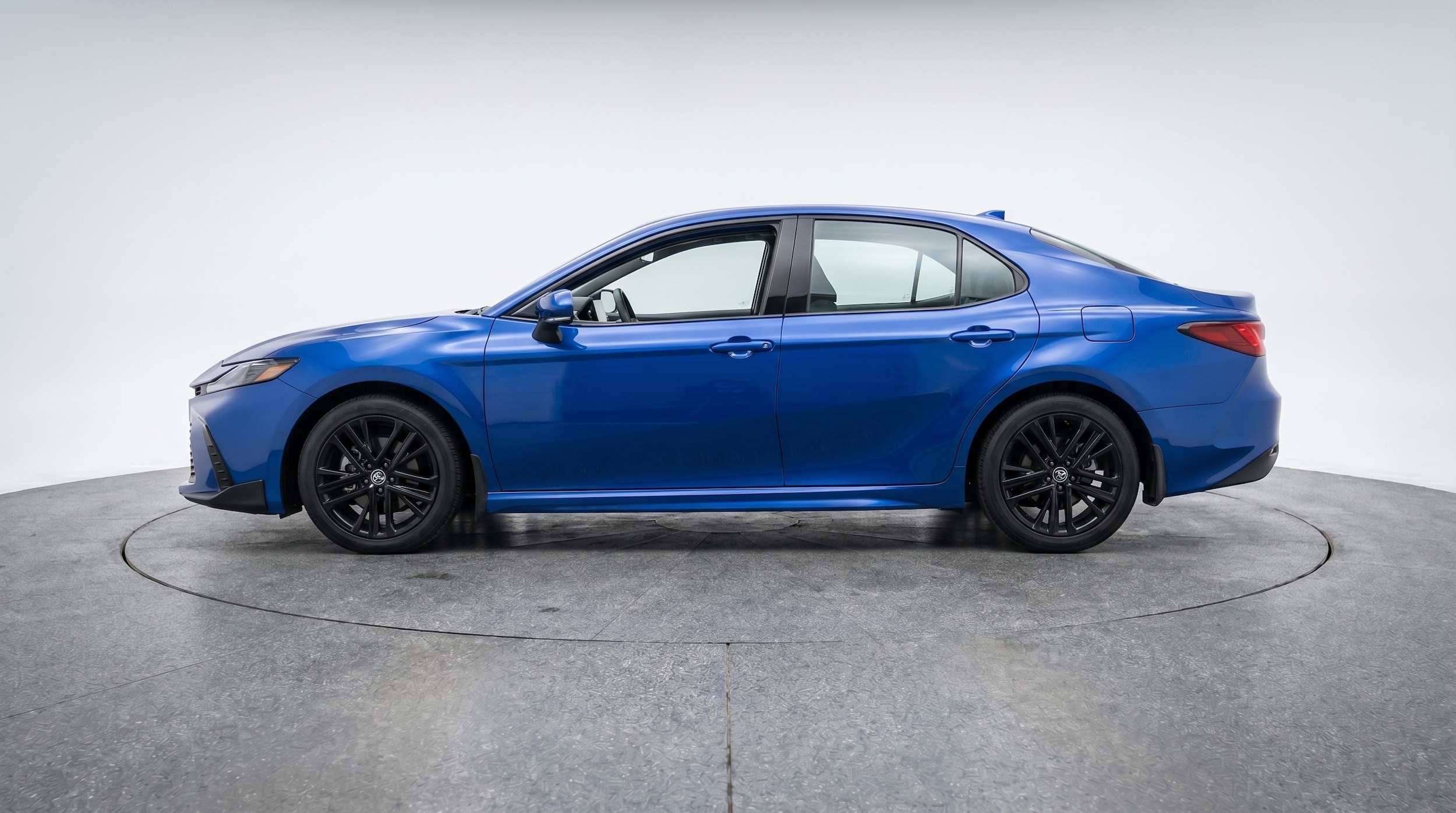 Thumbnail: 2025 Toyota Camry - 4