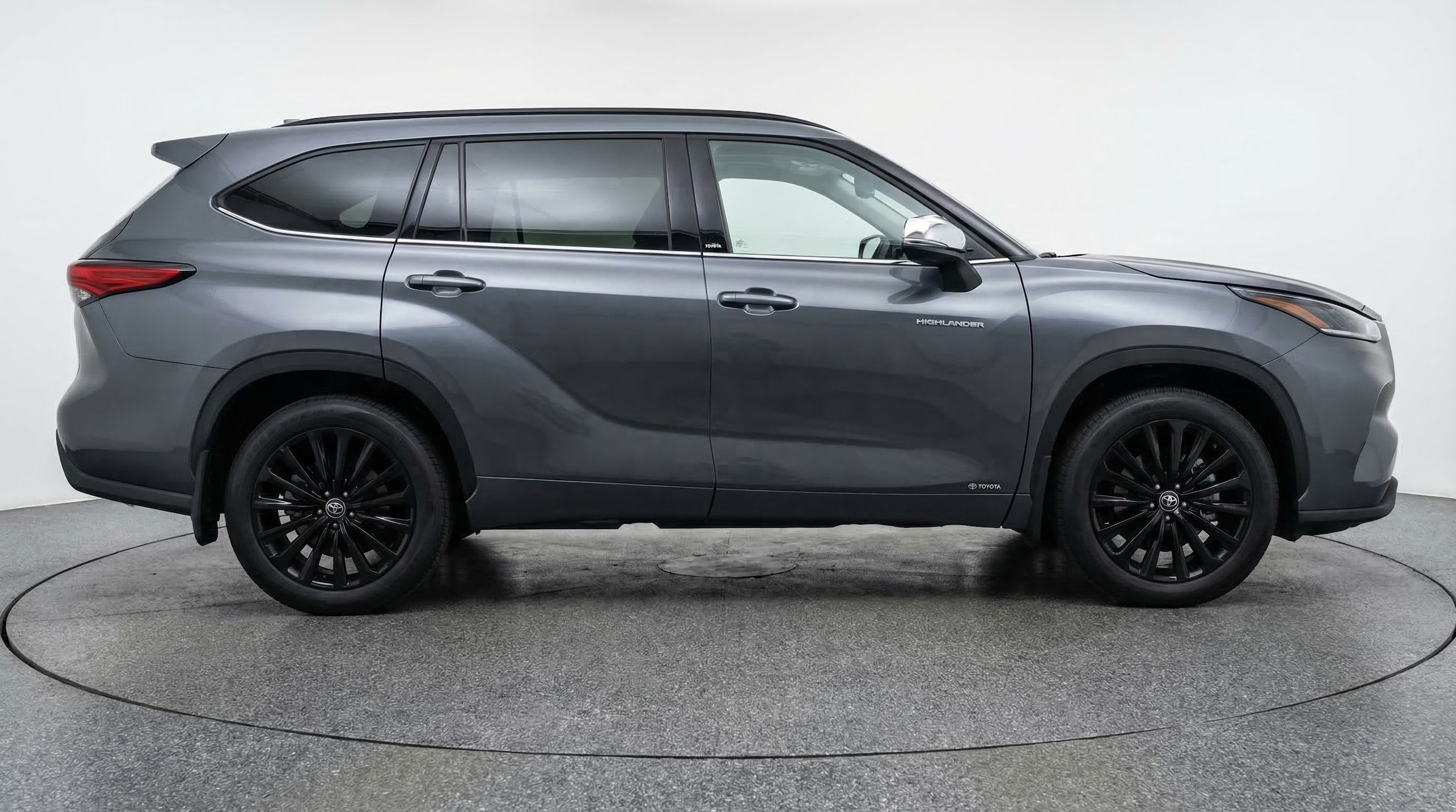 Thumbnail: 2025 Toyota Highlander - 8