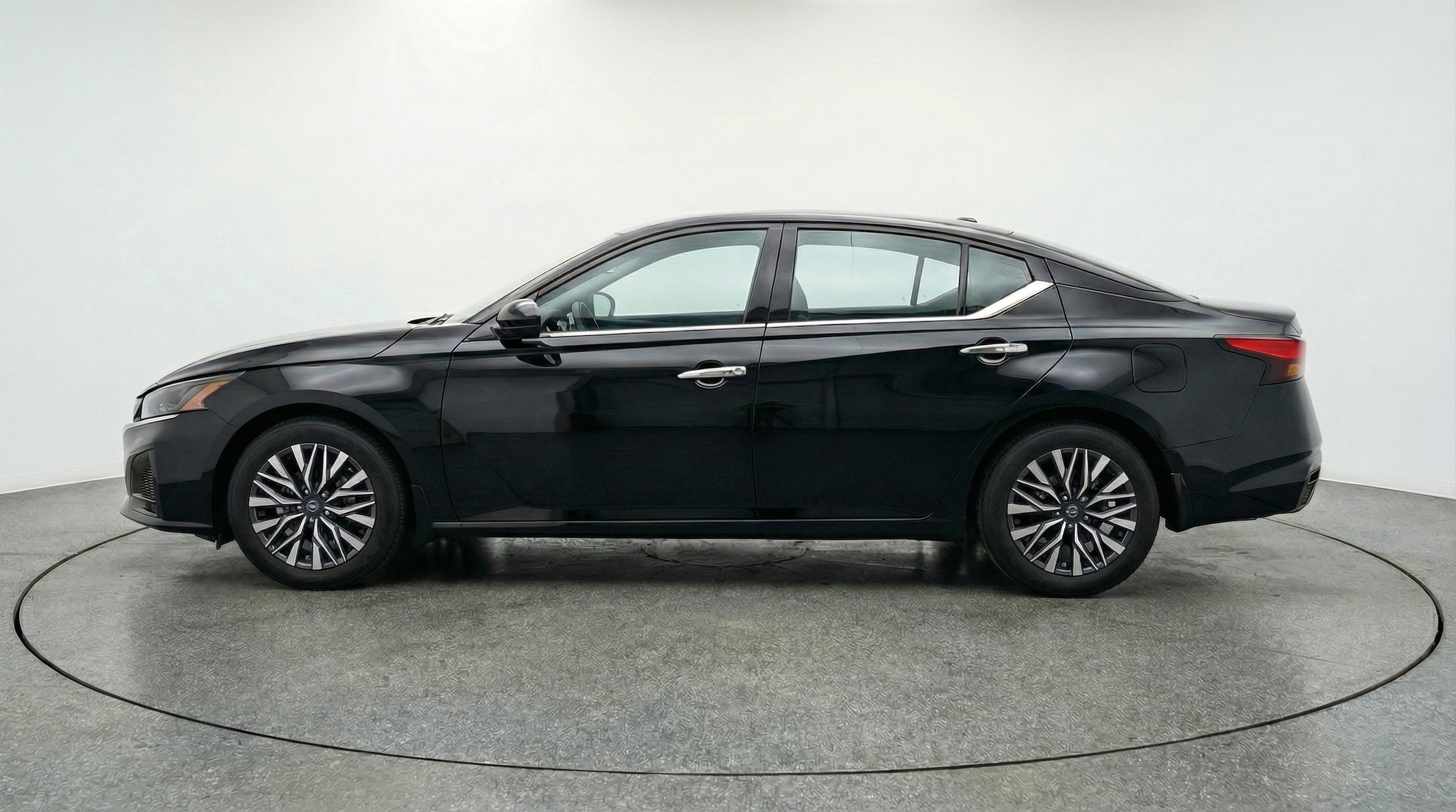 Thumbnail: 2025 Nissan Altima - 4