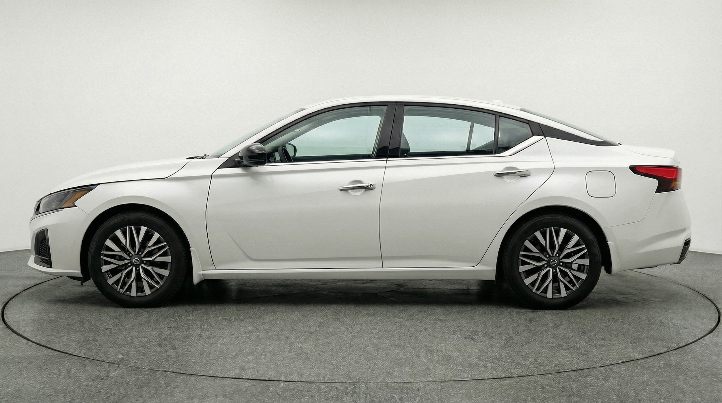 Thumbnail: 2025 Nissan Altima - 4