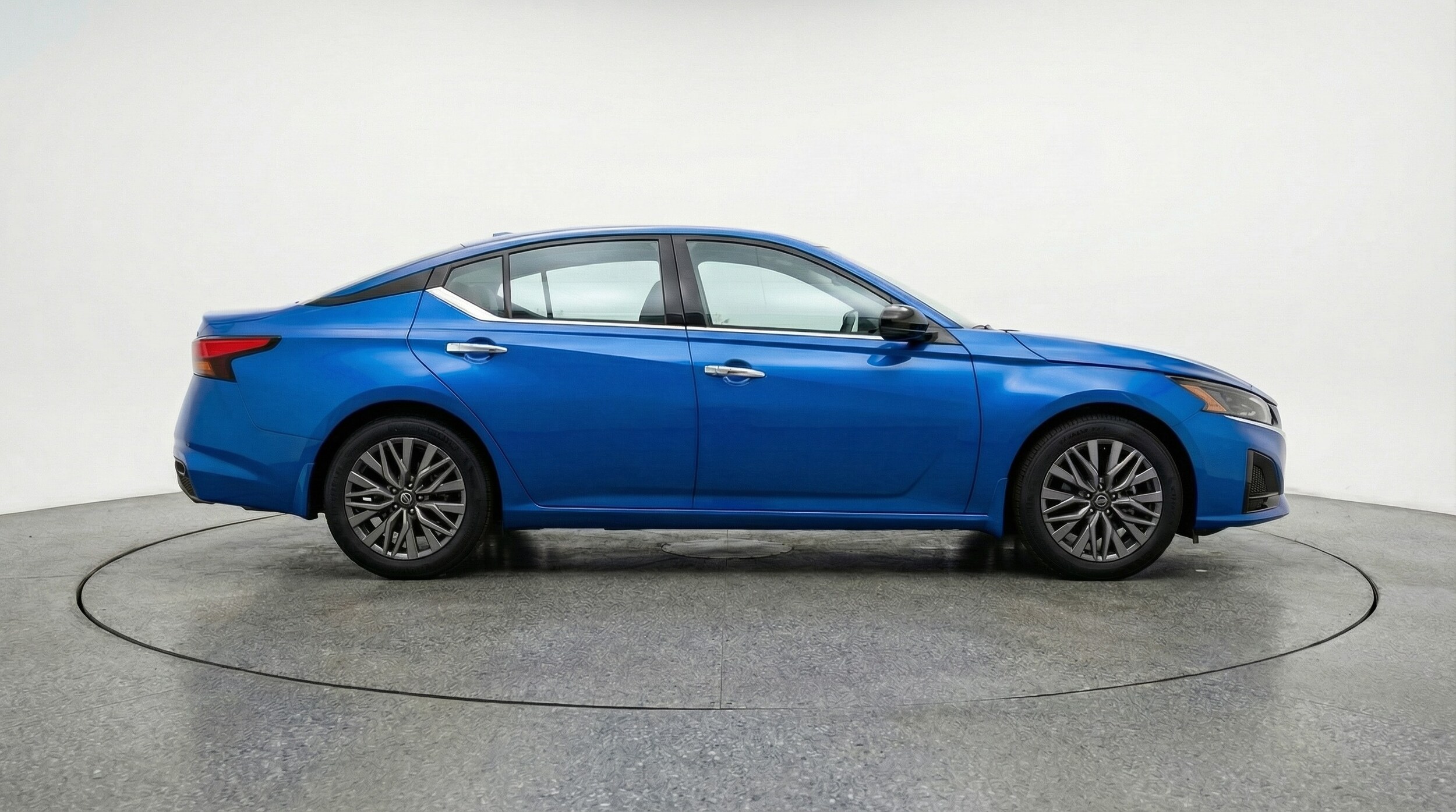 Thumbnail: 2025 Nissan Altima - 8