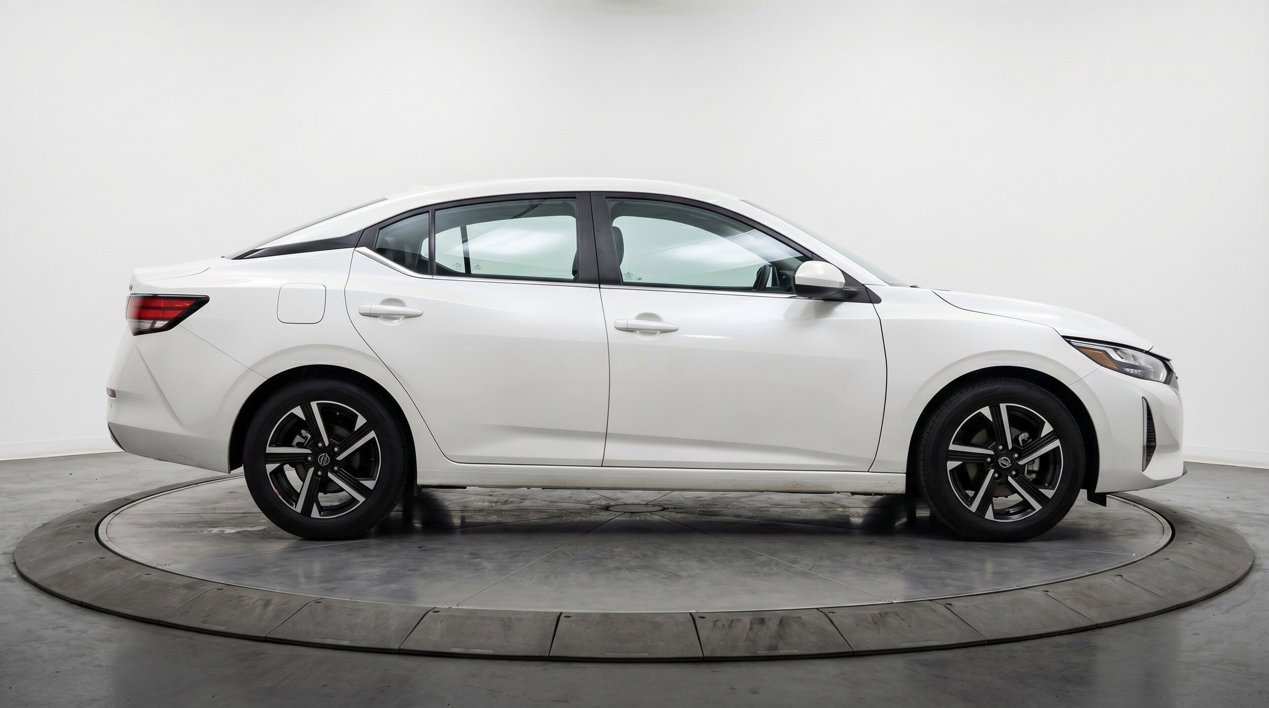 Thumbnail: 2025 Nissan Sentra - 11
