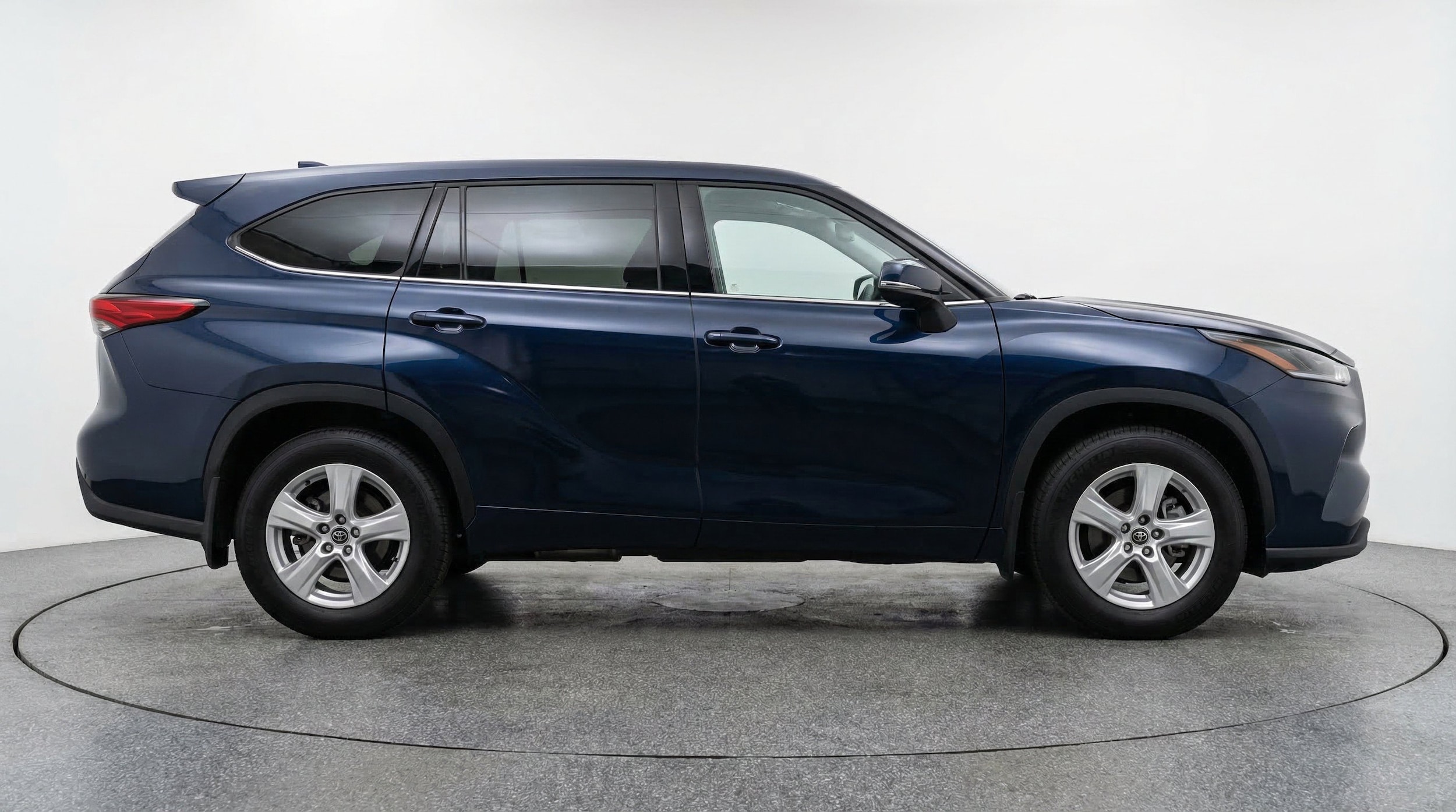 Thumbnail: 2025 Toyota Highlander - 11