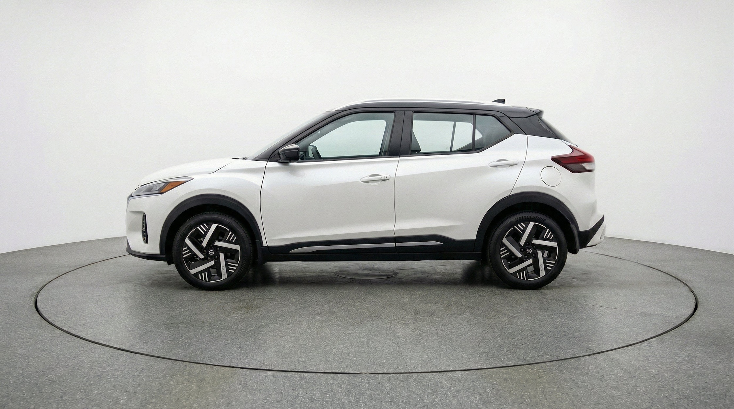 Thumbnail: 2026 Nissan Kicks - 5