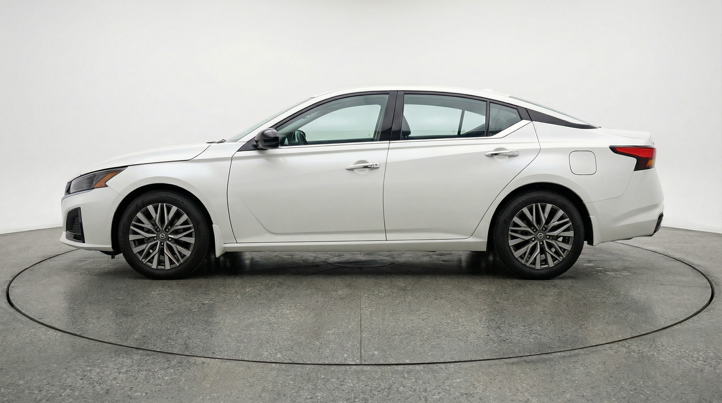 Thumbnail: 2025 Nissan Altima - 4