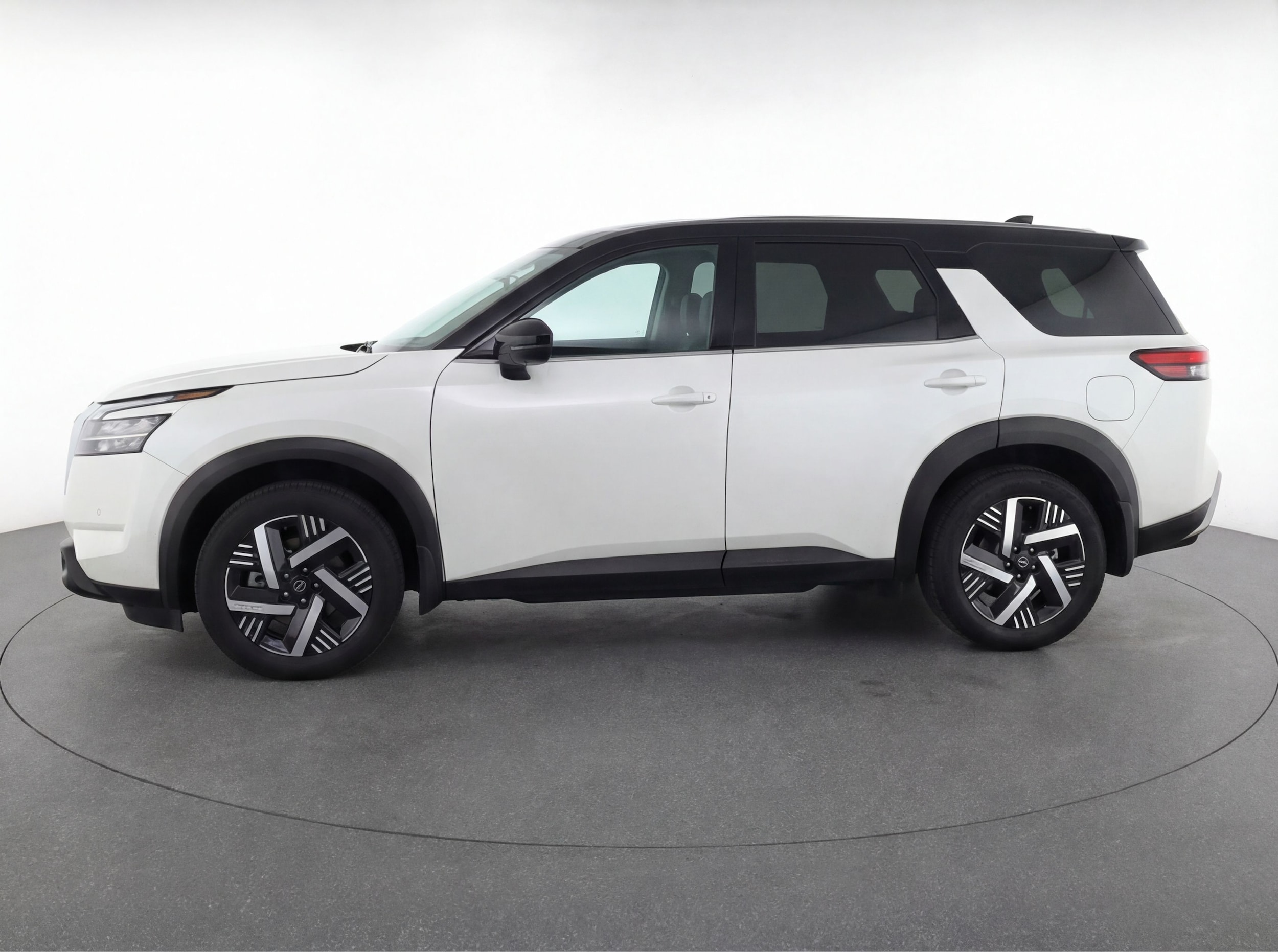 Thumbnail: 2025 Nissan Kicks - 4