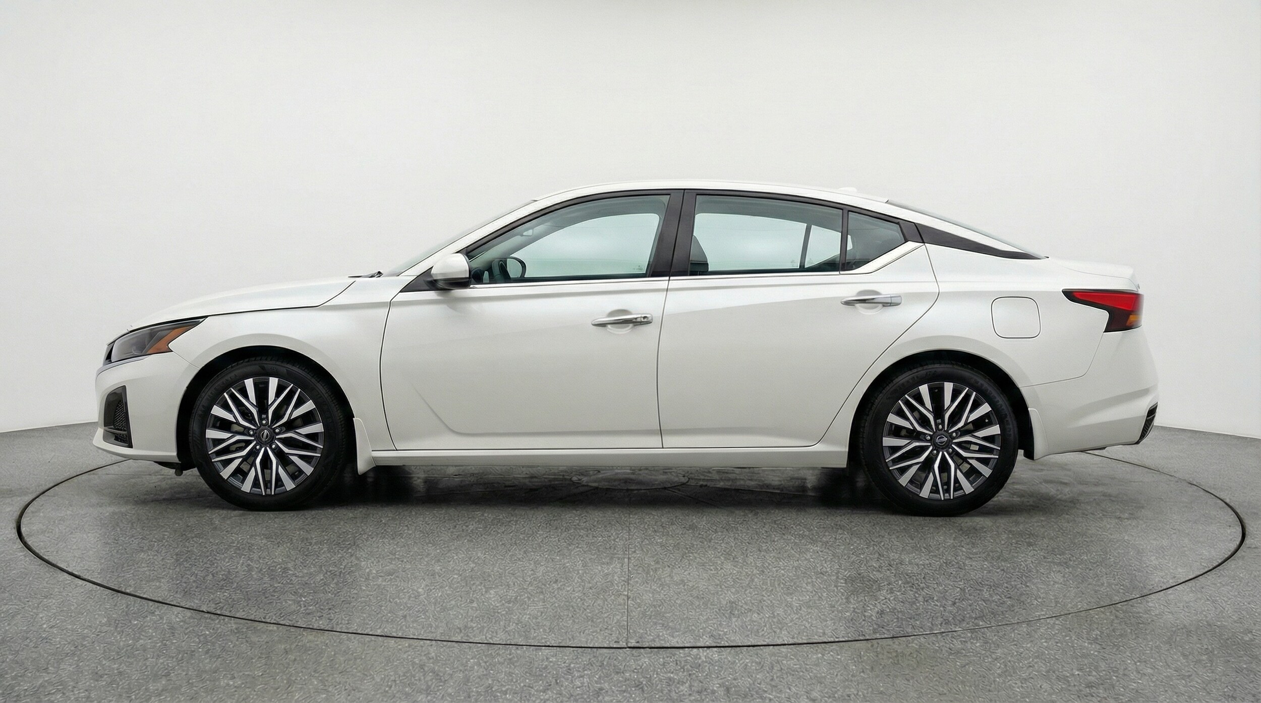 Thumbnail: 2025 Nissan Altima - 4