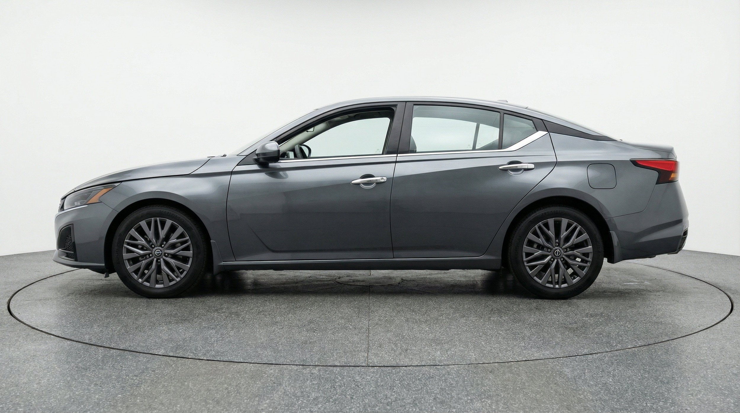 Thumbnail: 2025 Nissan Altima - 5