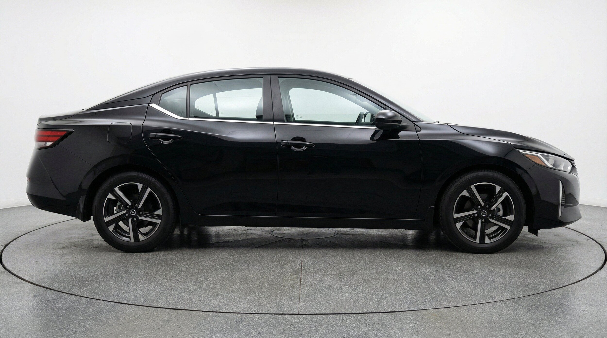 Thumbnail: 2025 Nissan Sentra - 10