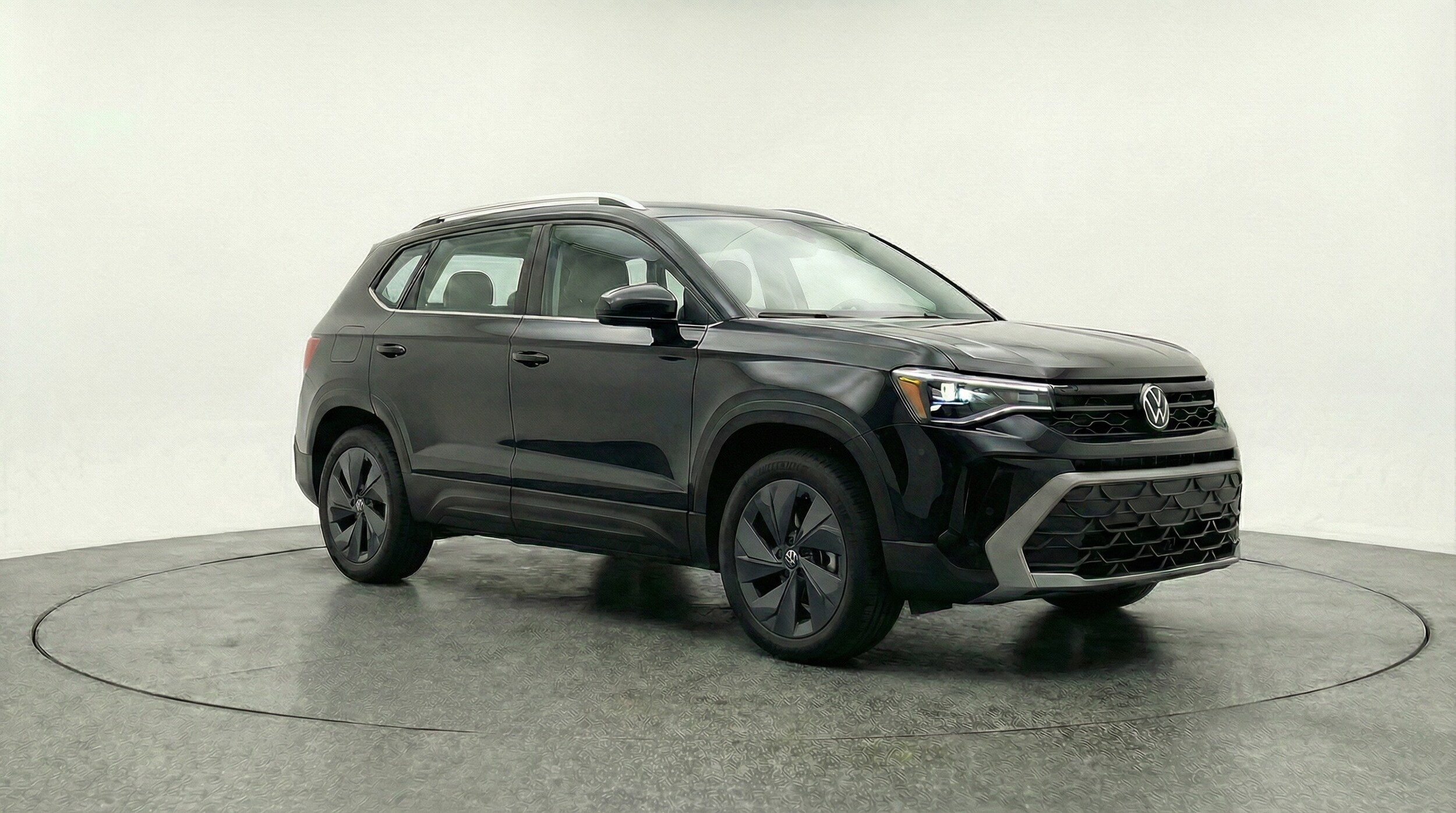 Thumbnail: 2025 Volkswagen Taos - 1