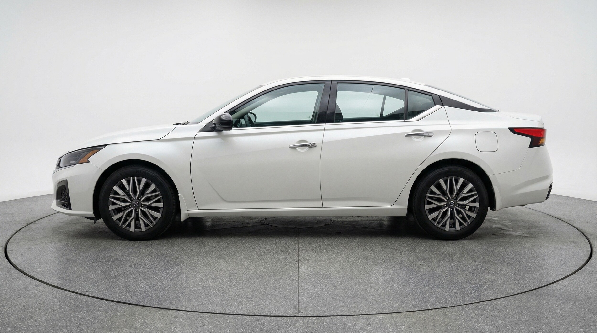 Thumbnail: 2025 Nissan Altima - 4