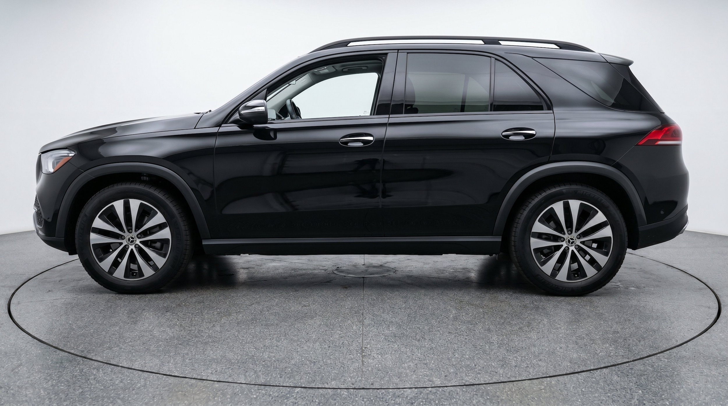 Thumbnail: 2026 Mercedes-Benz GLE - 5