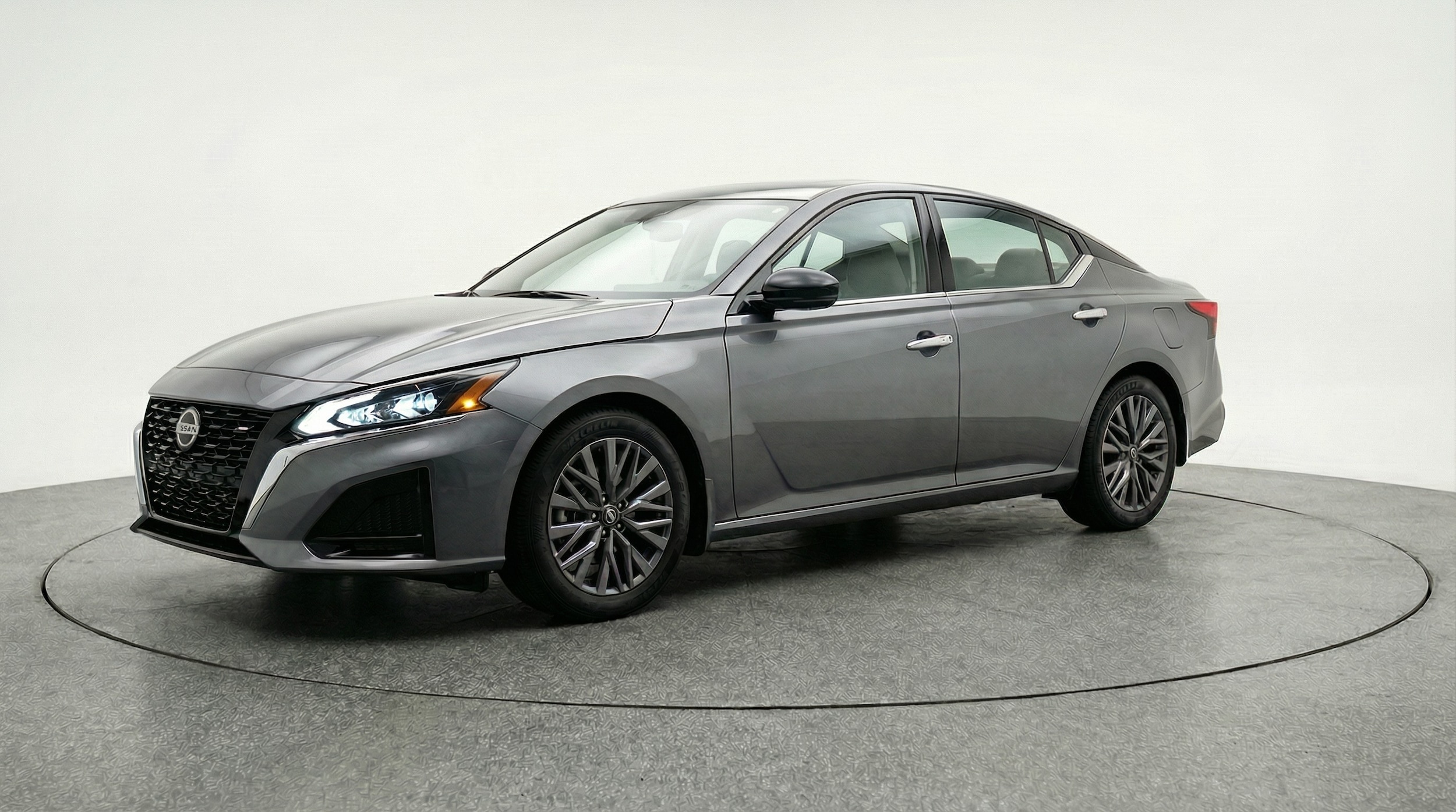 Thumbnail: 2025 Nissan Altima - 3