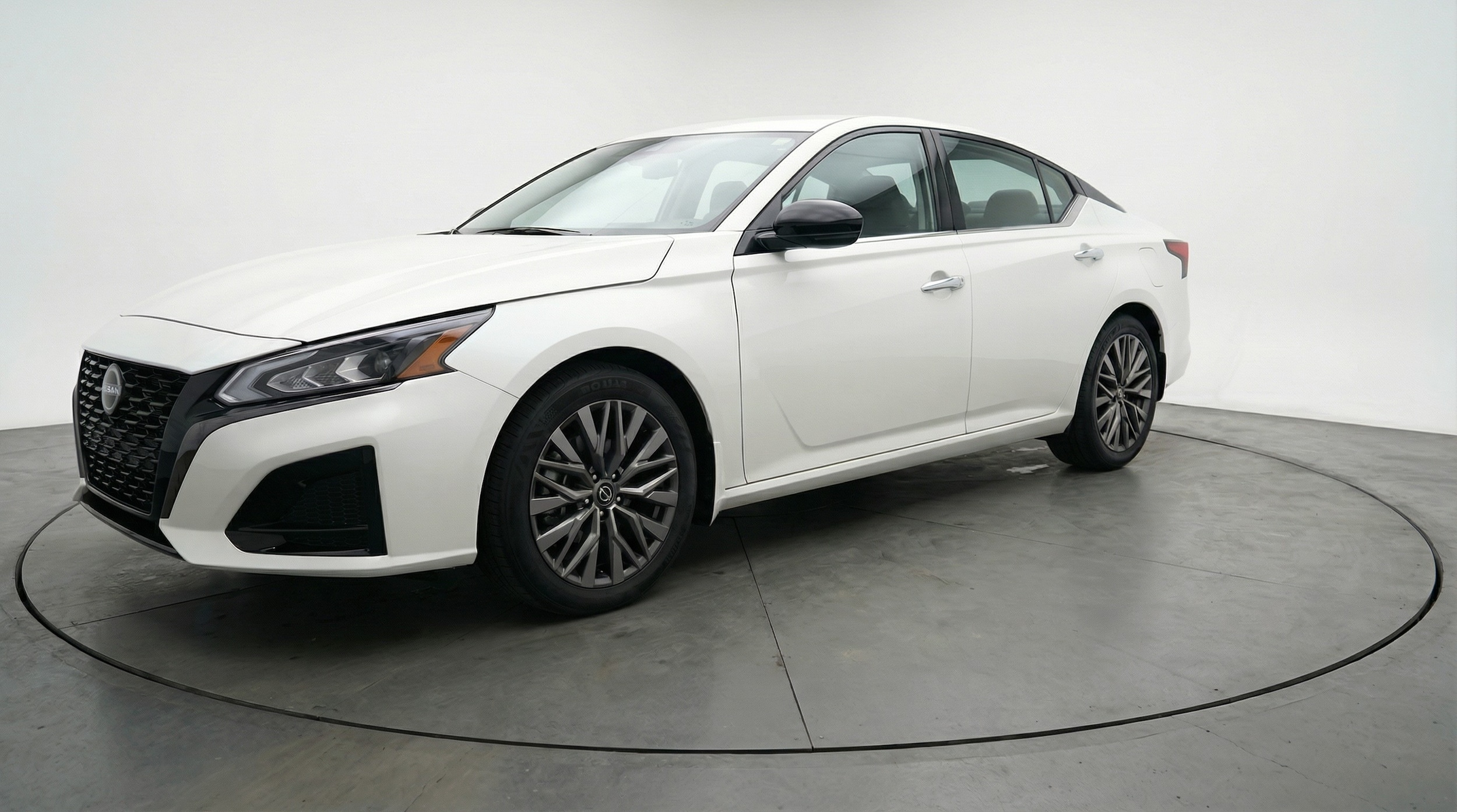 Thumbnail: 2025 Nissan Altima - 3