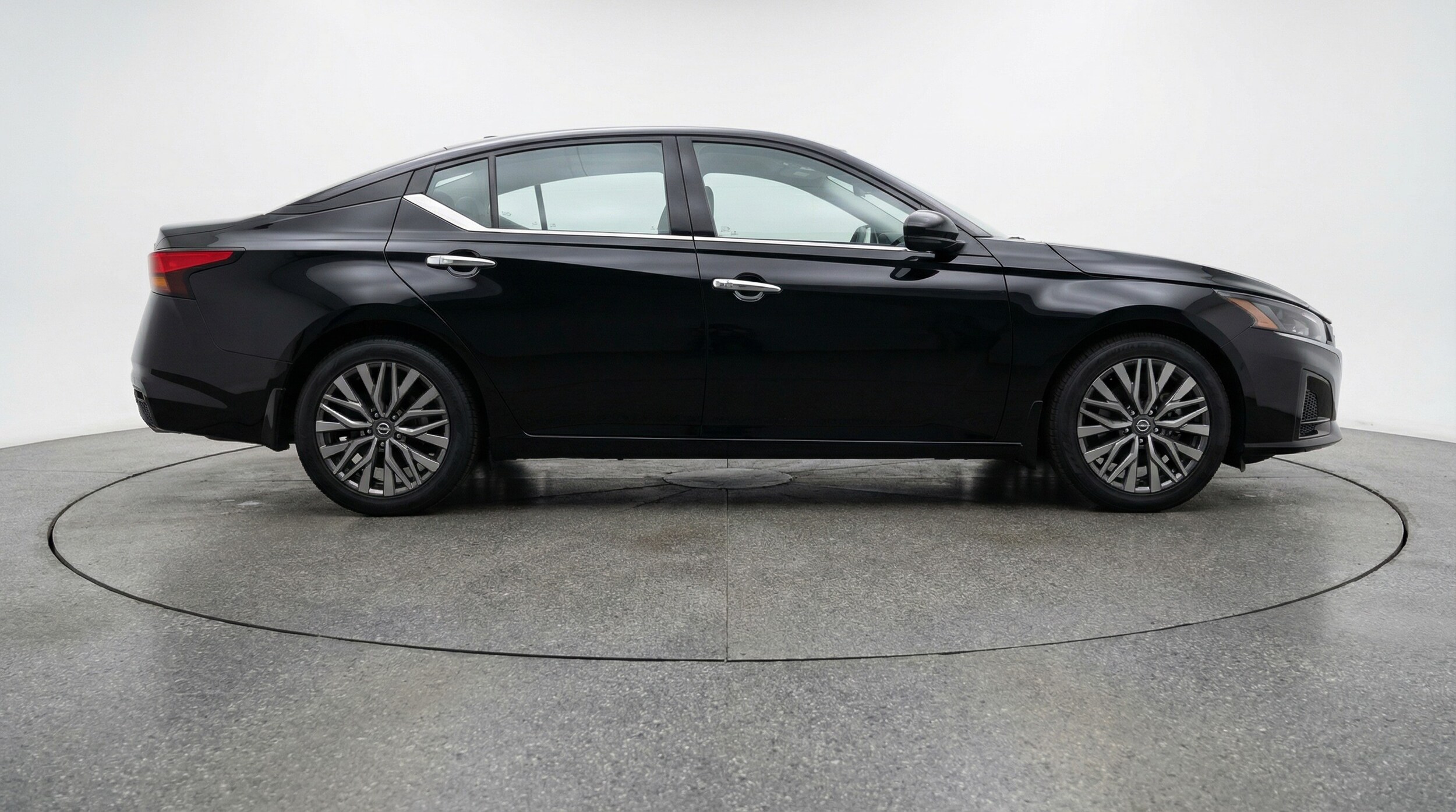 Thumbnail: 2025 Nissan Altima - 8