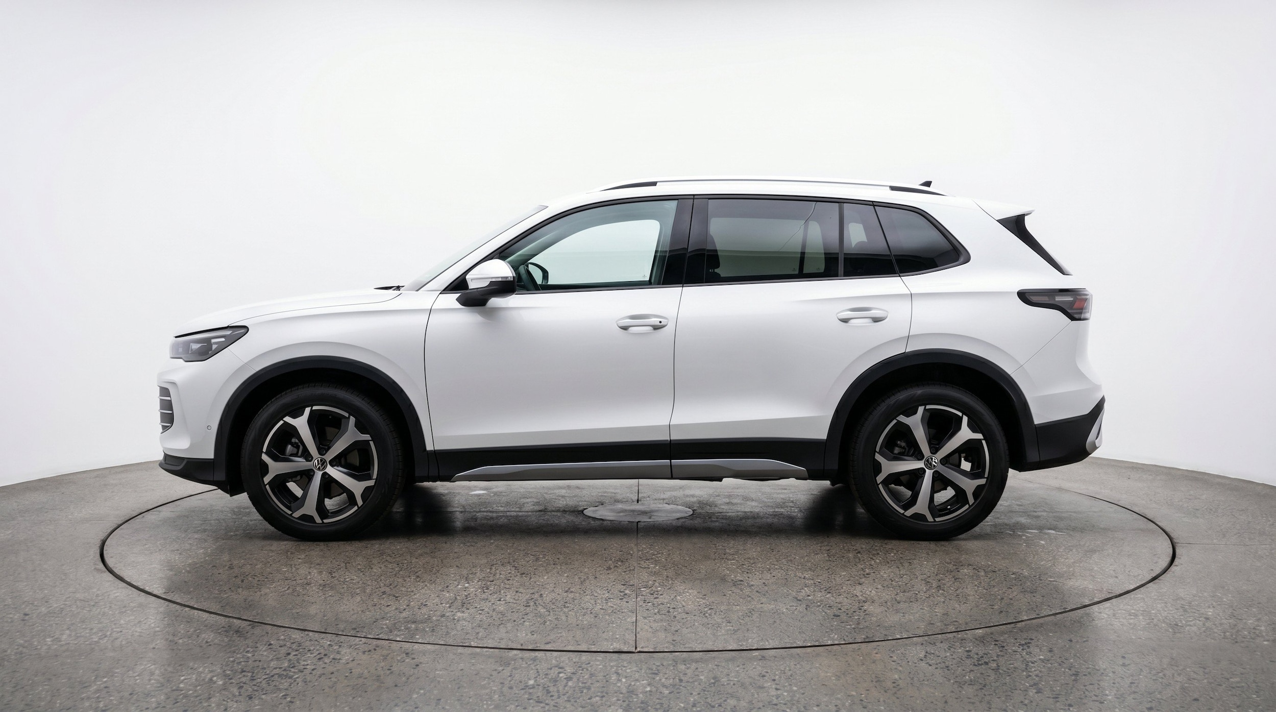 Thumbnail: 2026 Volkswagen Tiguan - 5