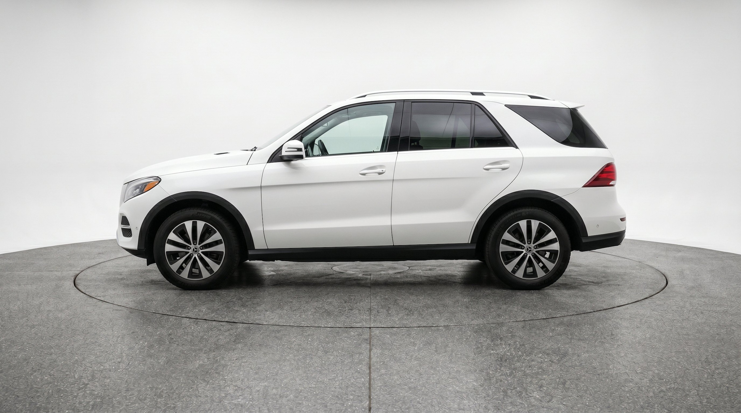 Thumbnail: 2026 Mercedes-Benz GLE - 5