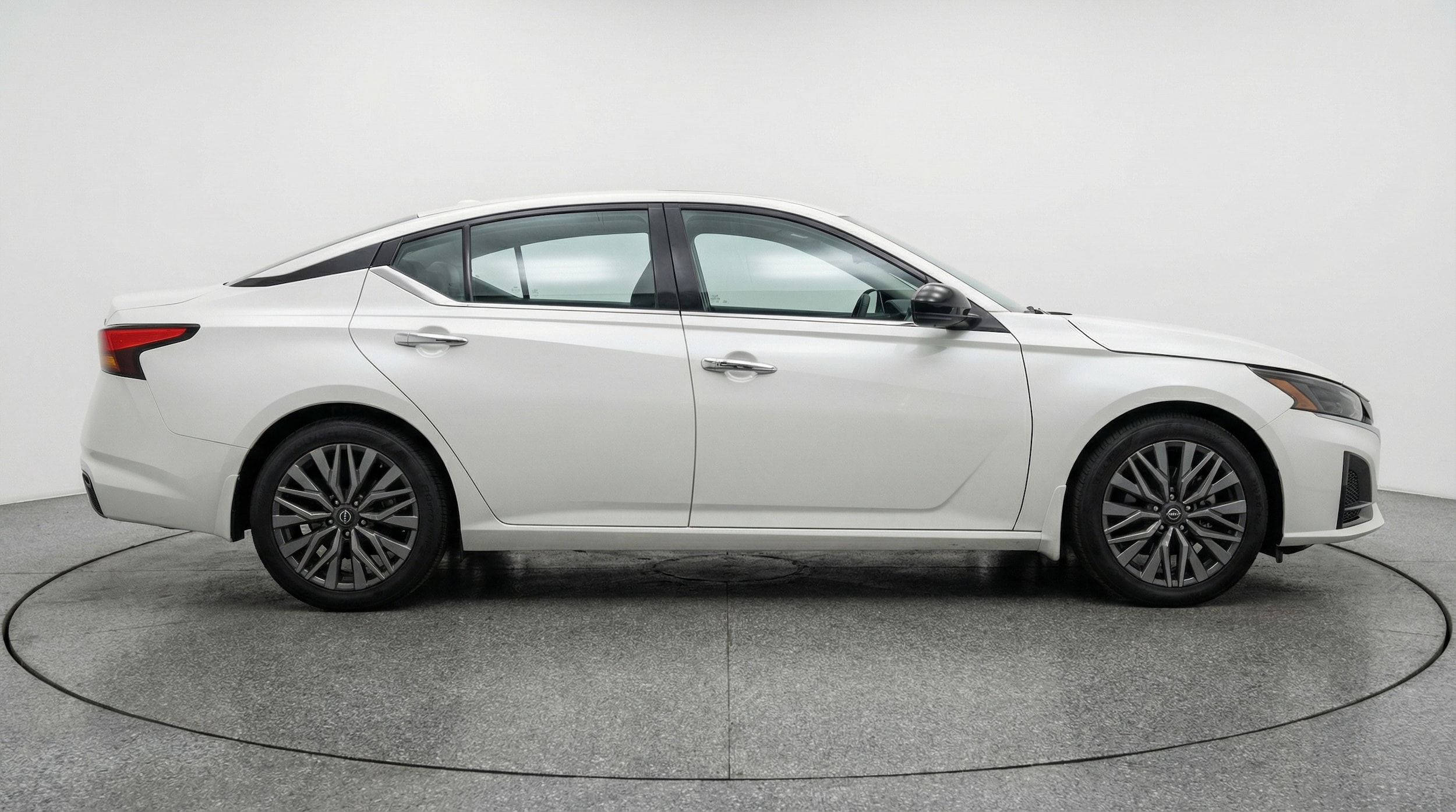 Thumbnail: 2025 Nissan Altima - 8