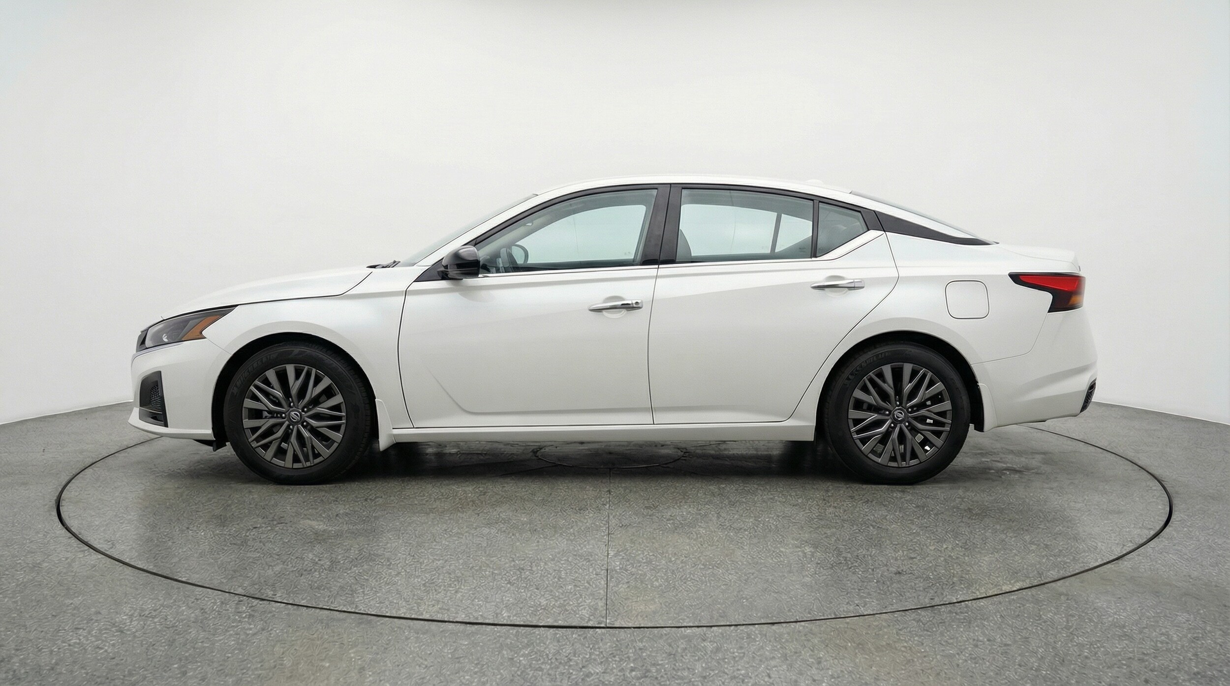 Thumbnail: 2025 Nissan Altima - 4