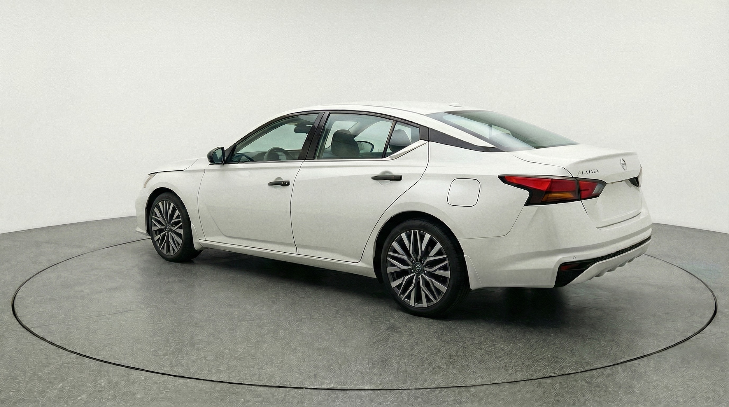 Thumbnail: 2025 Nissan Altima - 5