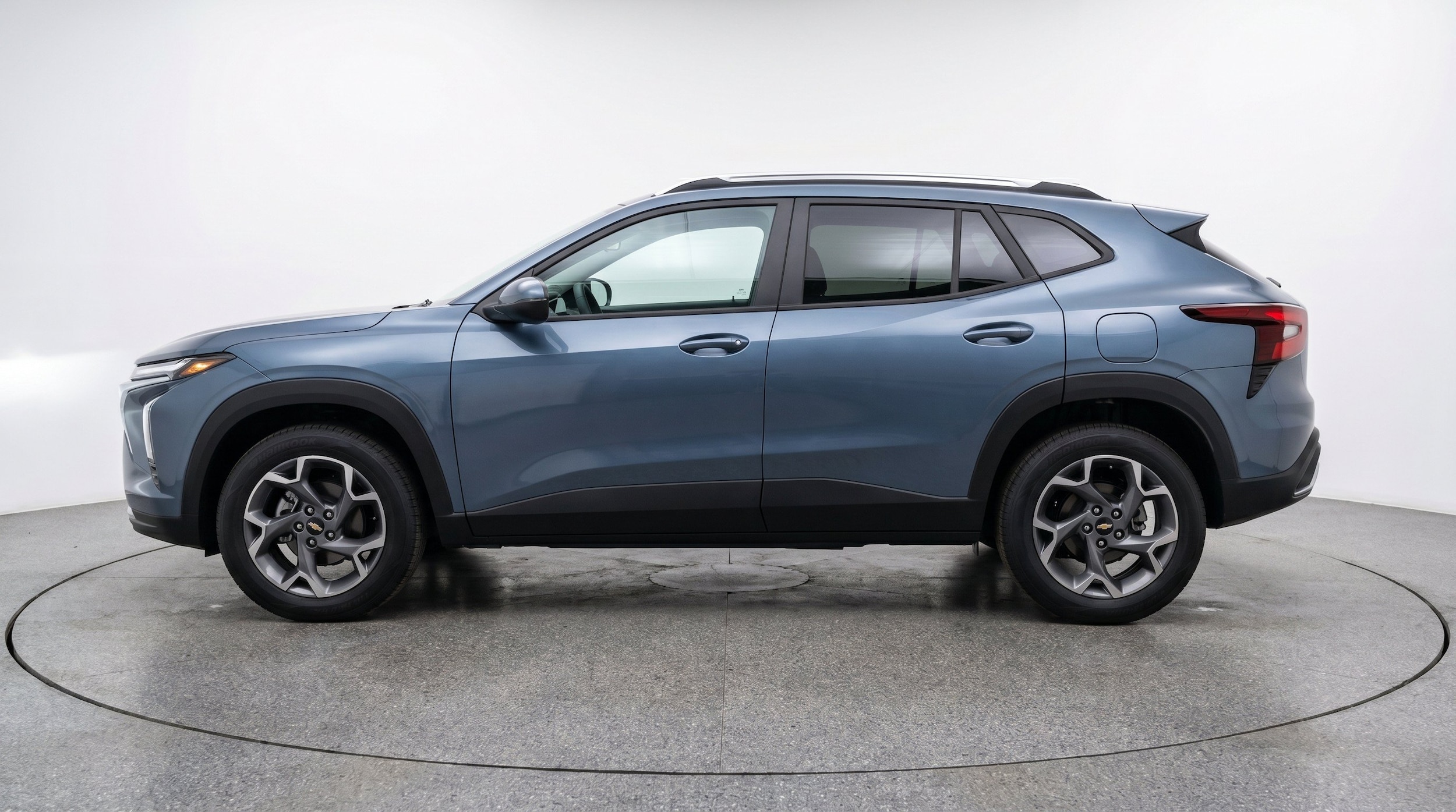 Thumbnail: 2025 Chevrolet Trax - 5