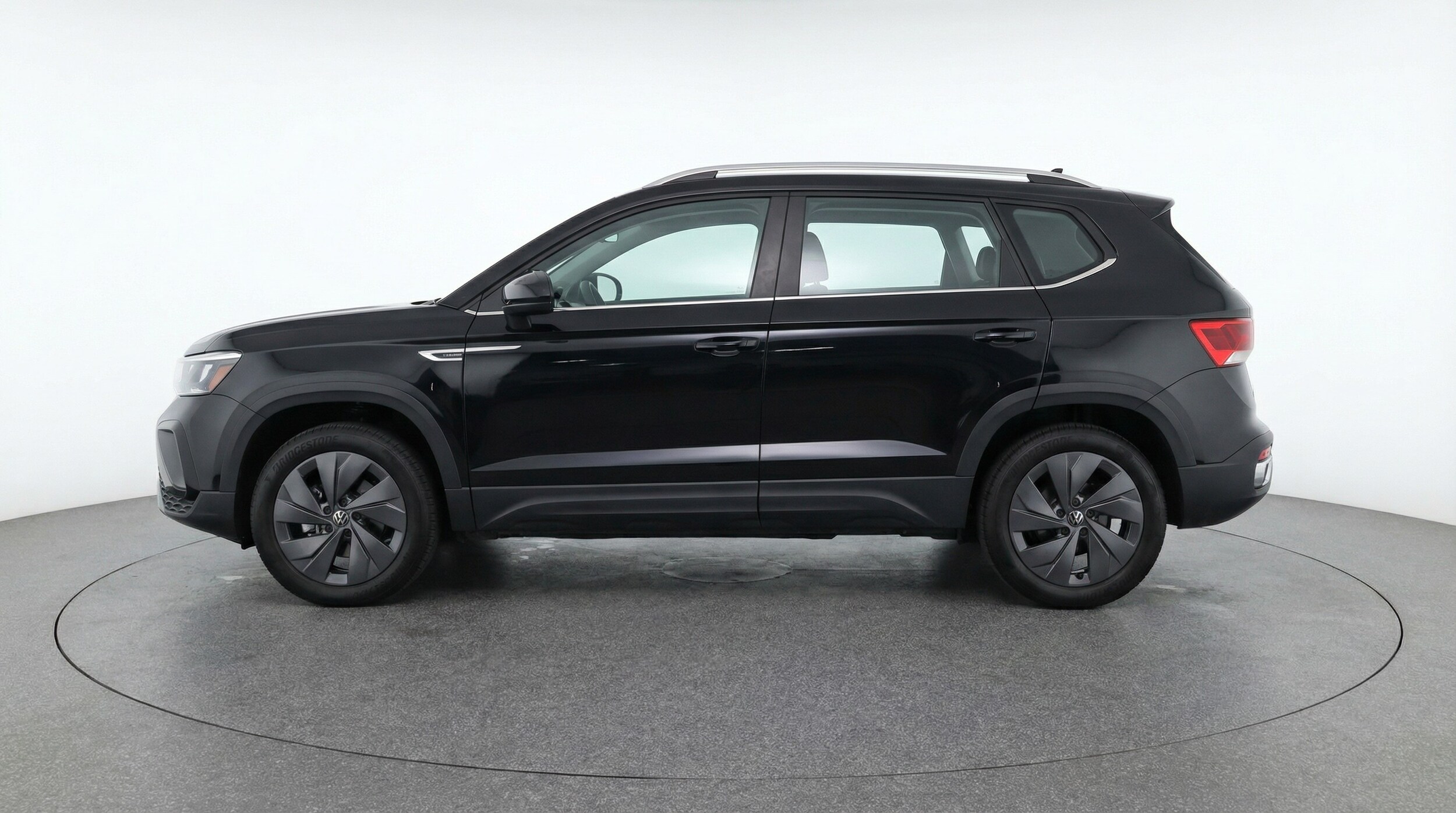 Thumbnail: 2025 Volkswagen Taos - 4