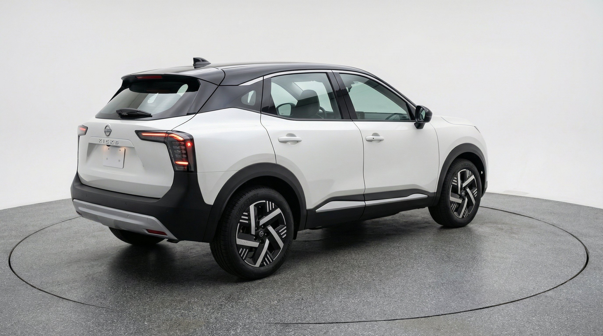 Thumbnail: 2026 Nissan Kicks - 9