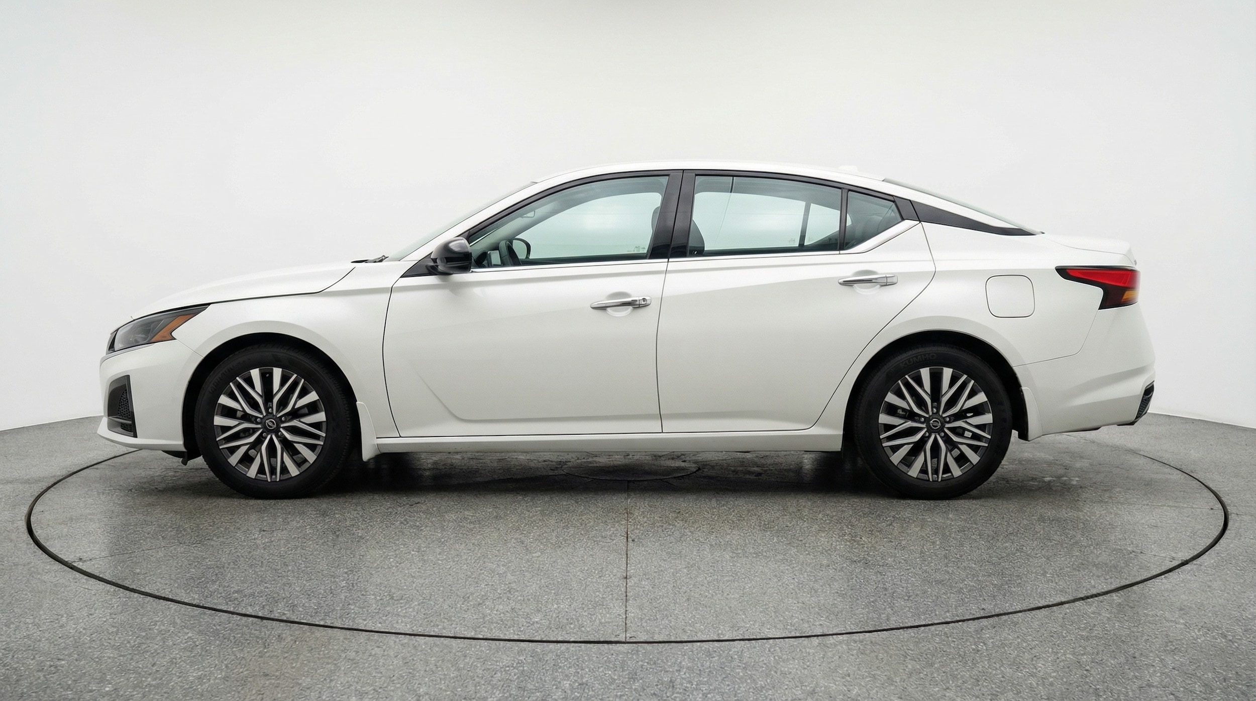 Thumbnail: 2025 Nissan Altima - 4