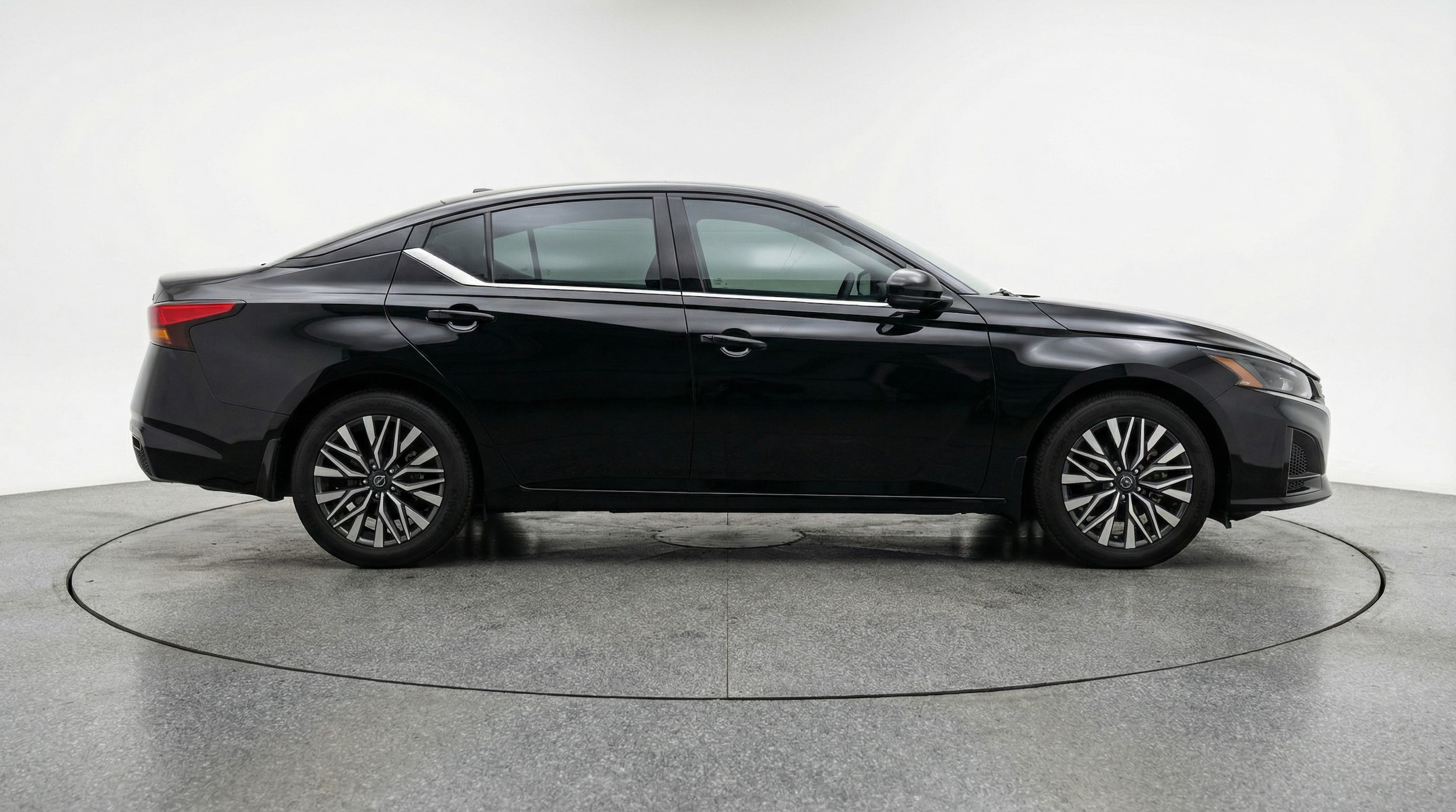 Thumbnail: 2025 Nissan Altima - 8